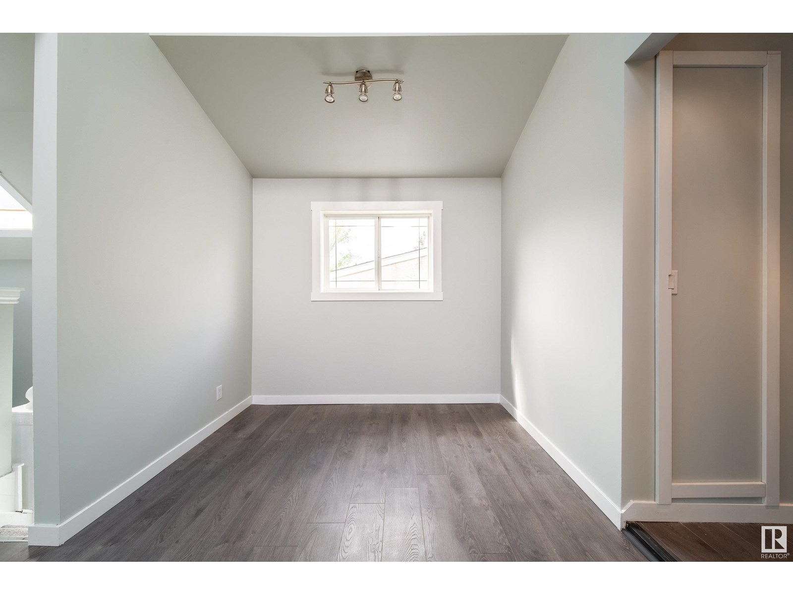 Photo 28 of 11908 77 St Nw, Edmonton AB