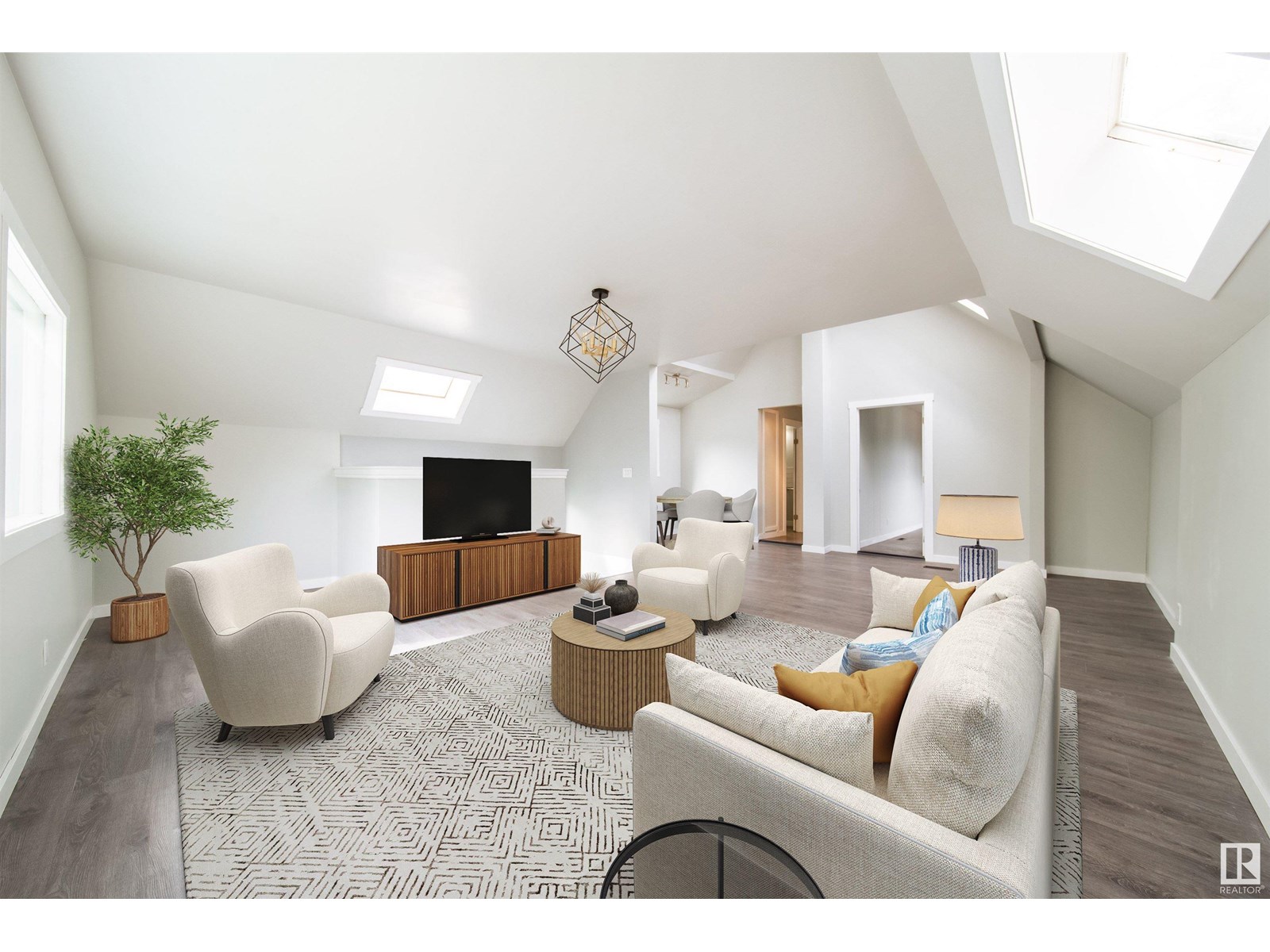 Photo 1 of 11908 77 St Nw, Edmonton AB