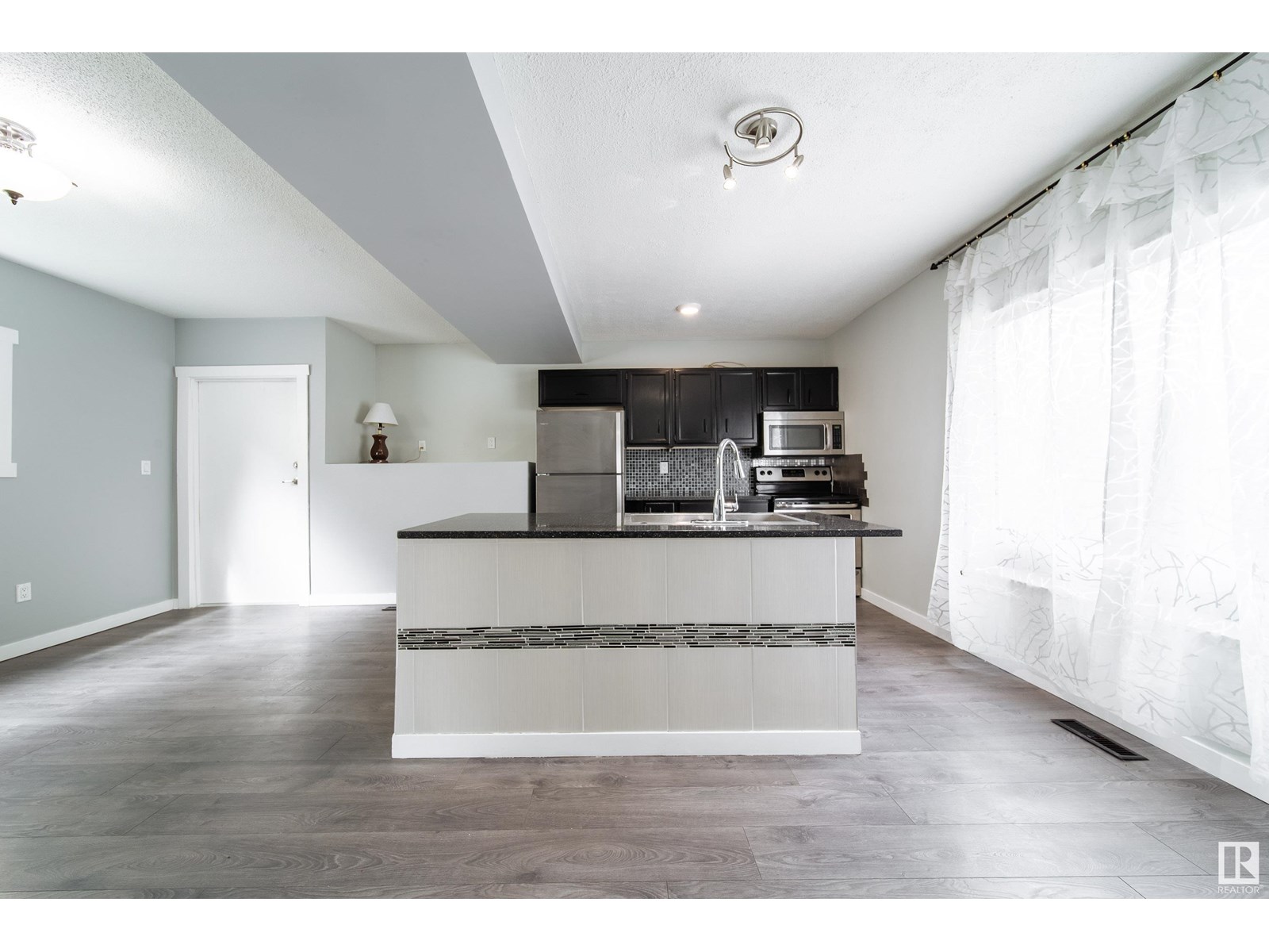 Photo 13 of 11908 77 St Nw, Edmonton AB