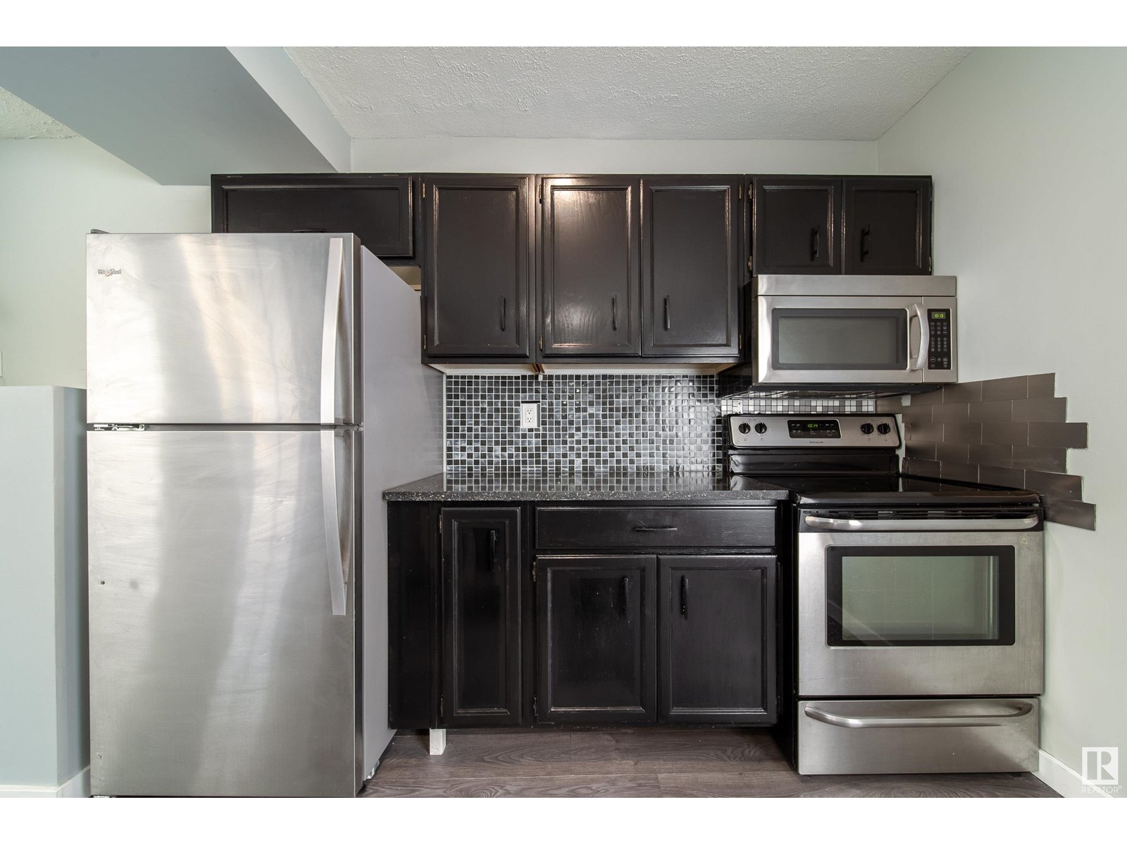 Photo 16 of 11908 77 St Nw, Edmonton AB