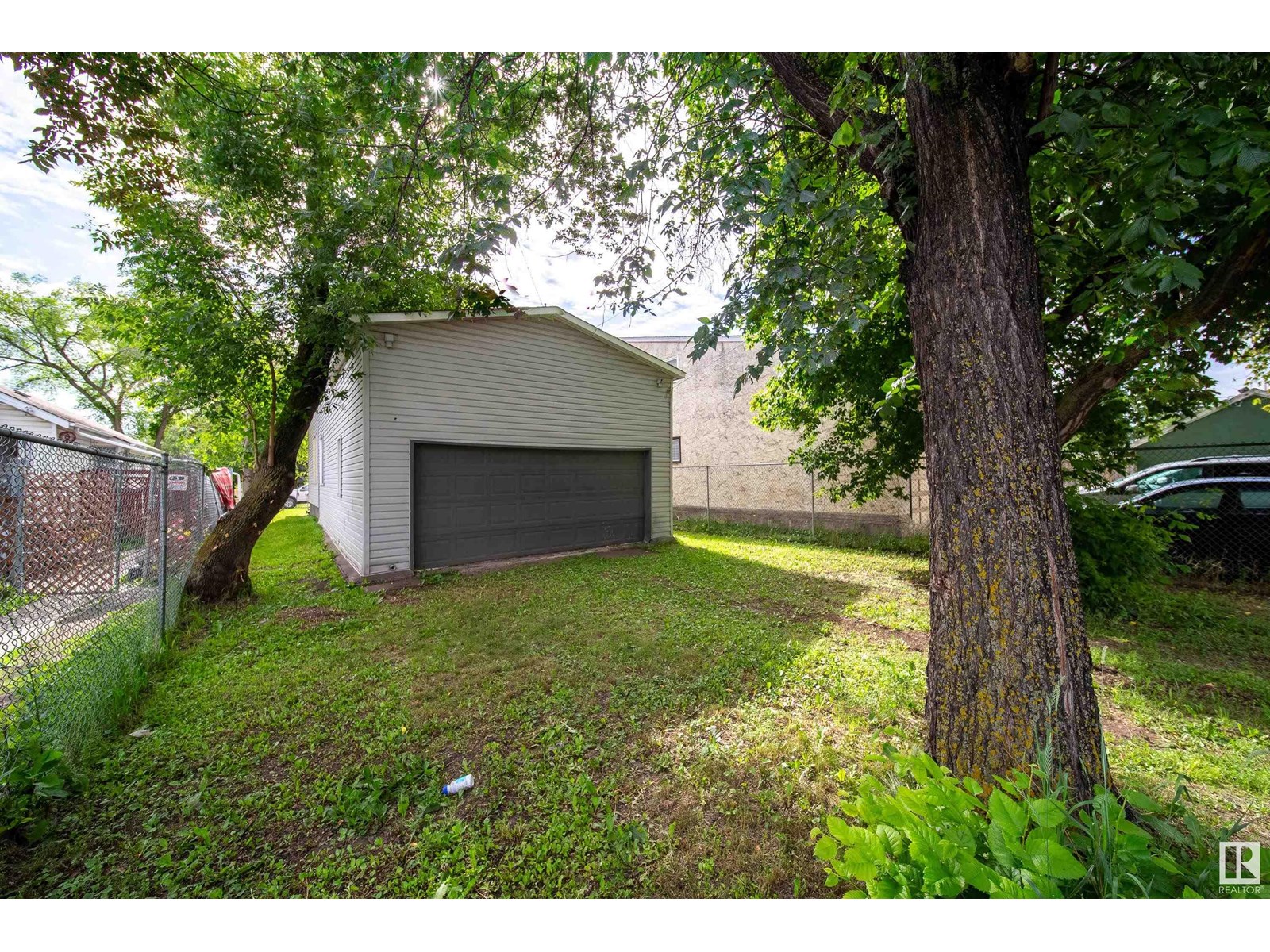 Photo 36 of 11908 77 St Nw, Edmonton AB