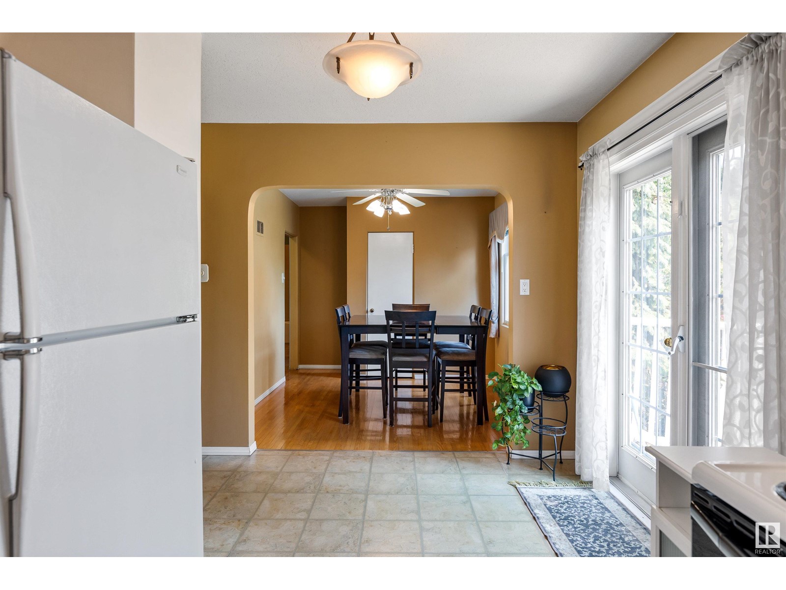 Photo 10 of 12335 131 St Nw, Edmonton AB