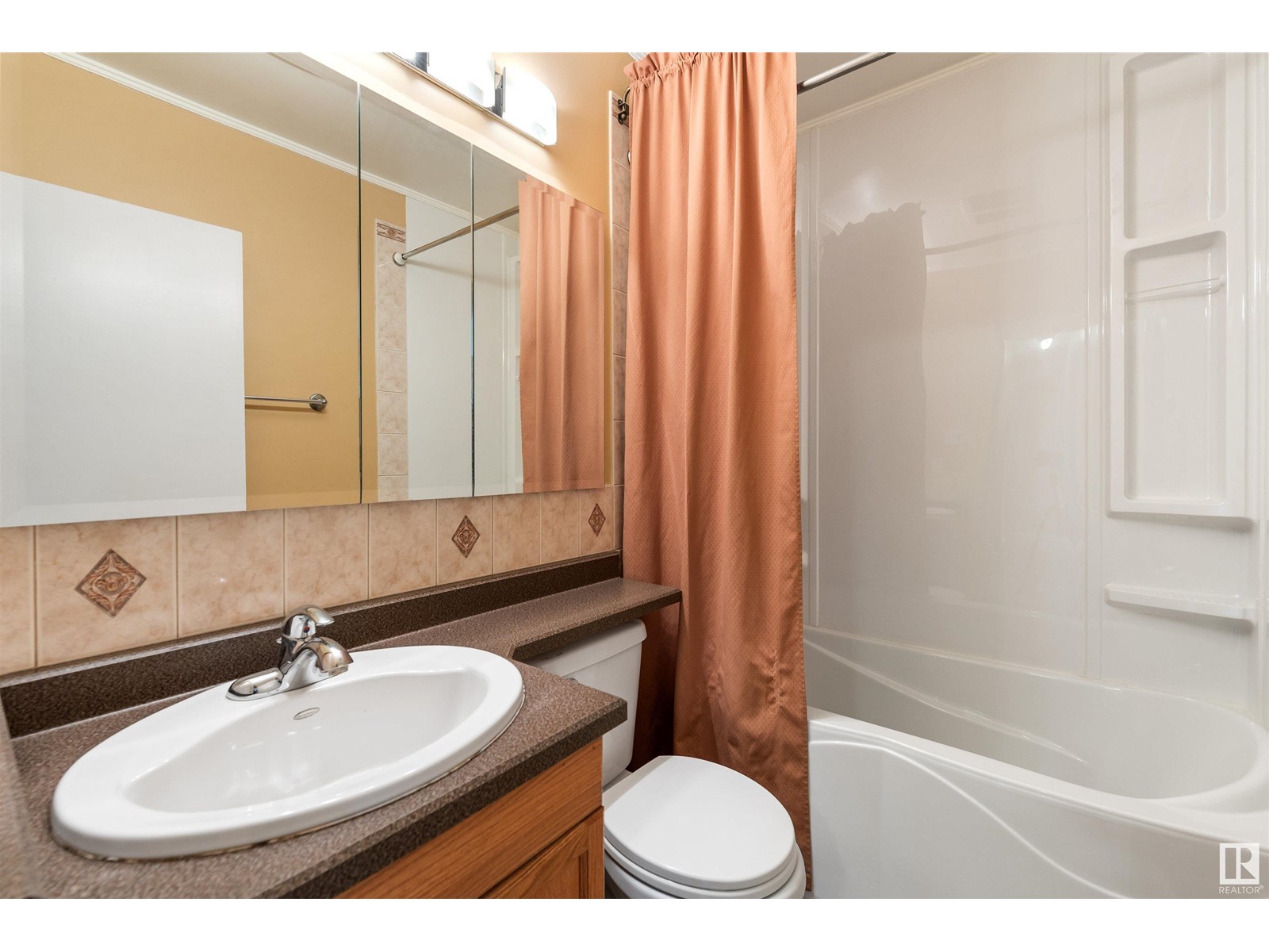 Photo 16 of 12335 131 St Nw, Edmonton AB