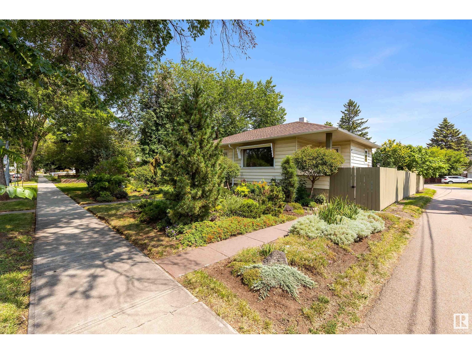 Photo 34 of 12335 131 St Nw, Edmonton AB