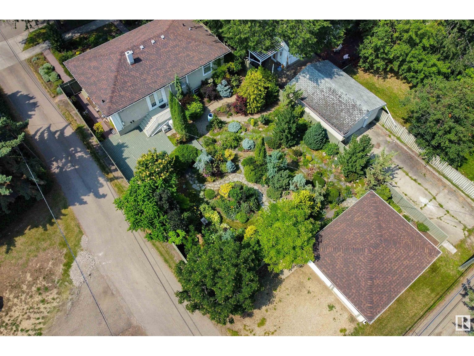 Photo 38 of 12335 131 St Nw, Edmonton AB