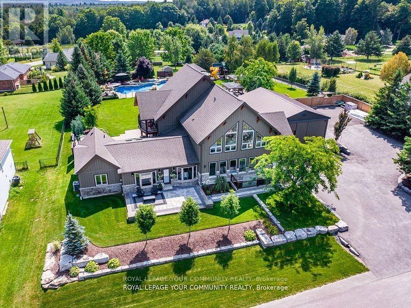 Photo 8 of 58 Marlow Circle, Springwater ON
