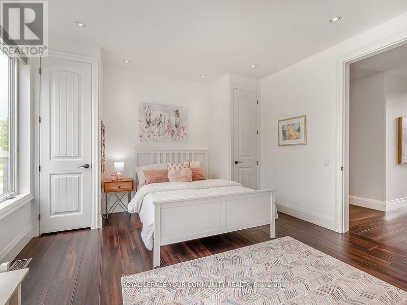 Photo 10 of 58 Marlow Circle, Springwater ON