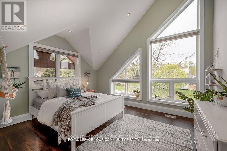 Photo 20 of 58 Marlow Circle, Springwater ON
