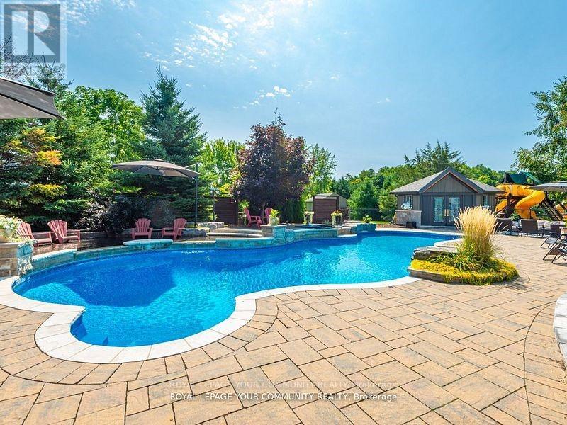 Photo 18 of 58 Marlow Circle, Springwater ON