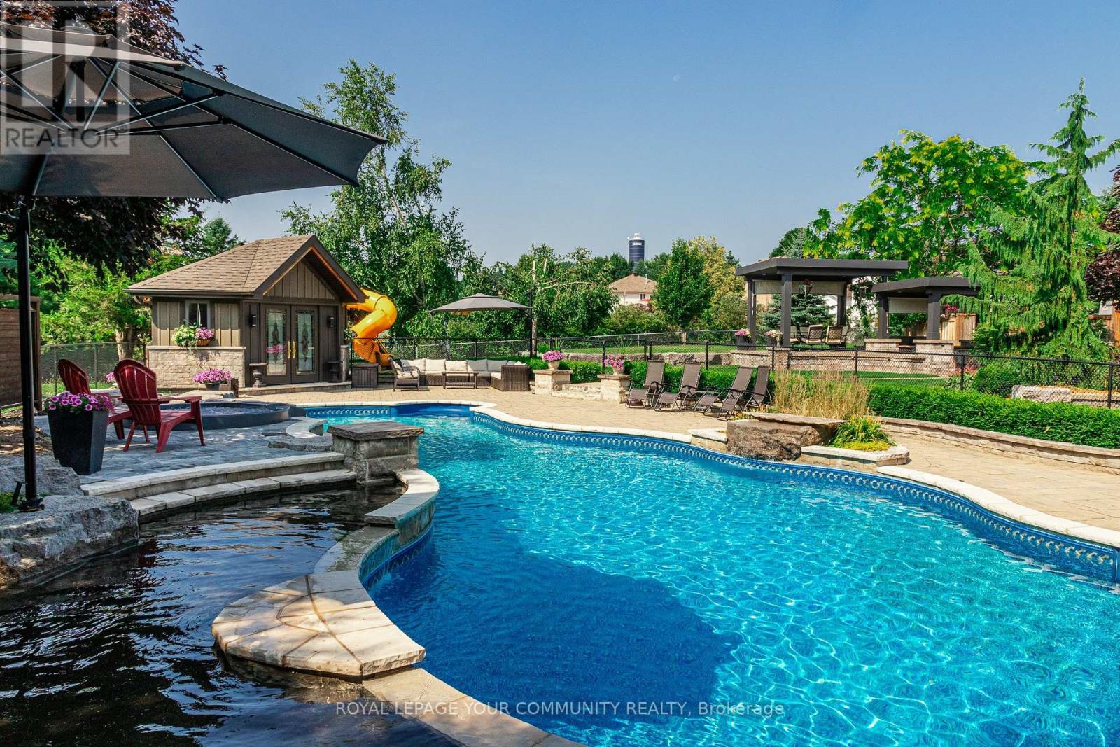 Photo 17 of 58 Marlow Circle, Springwater ON