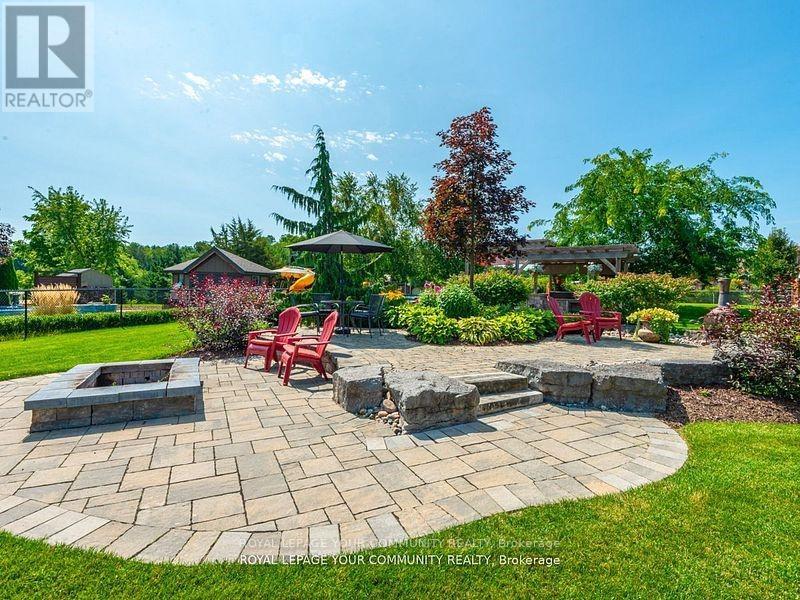 Photo 13 of 58 Marlow Circle, Springwater ON