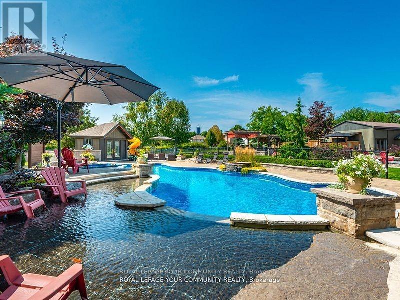 Photo 9 of 58 Marlow Circle, Springwater ON