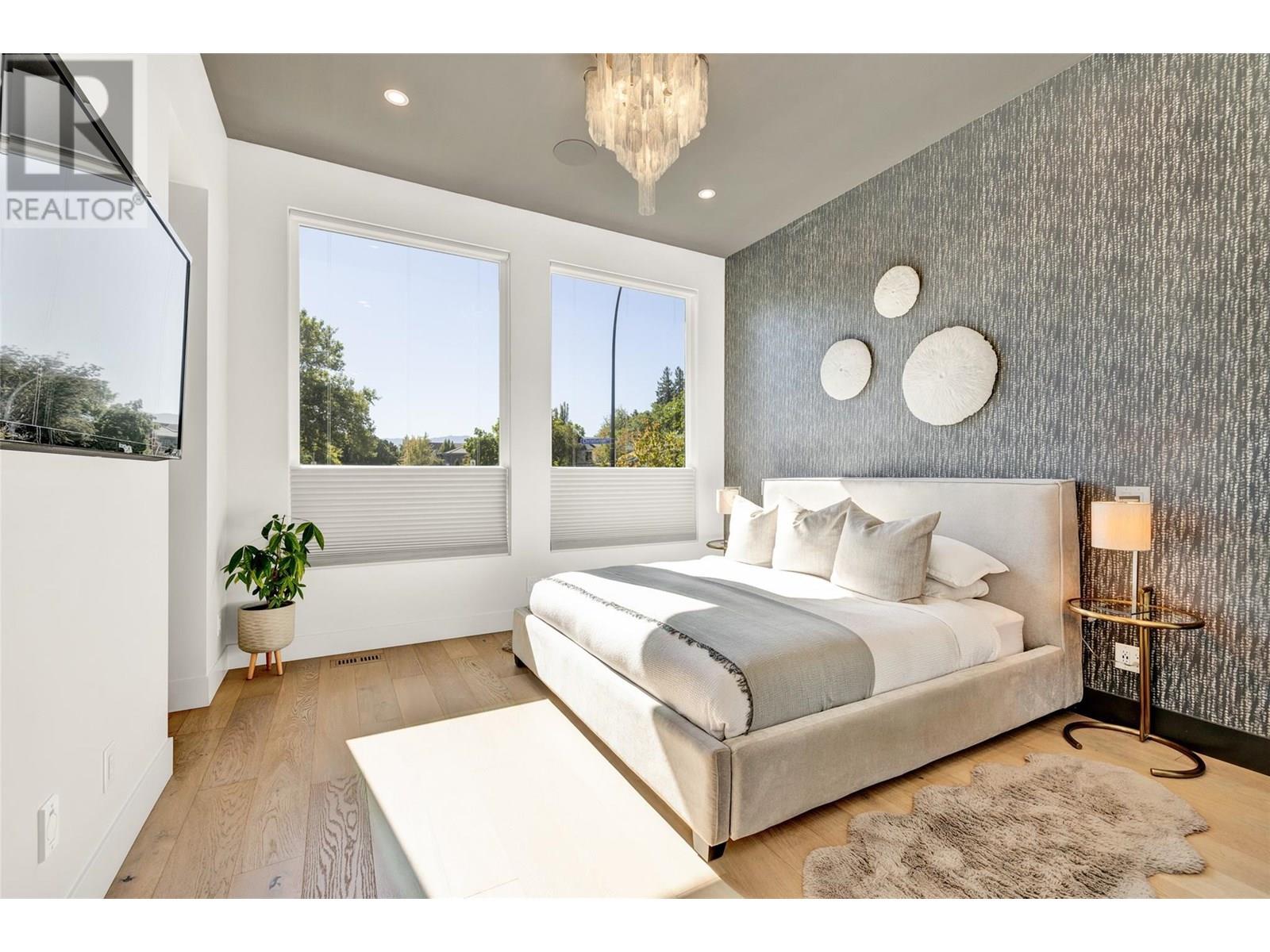  364 Christleton Avenue, Kelowna