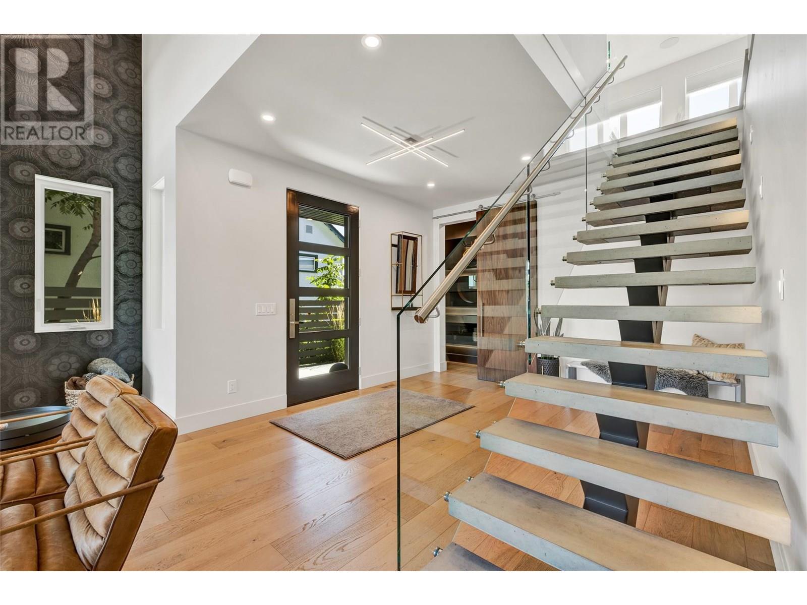  364 Christleton Avenue, Kelowna