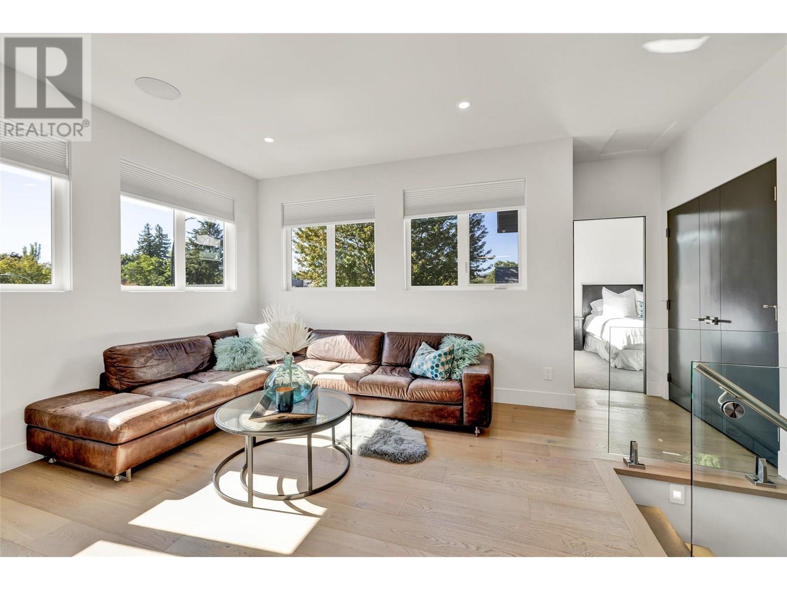  364 Christleton Avenue, Kelowna