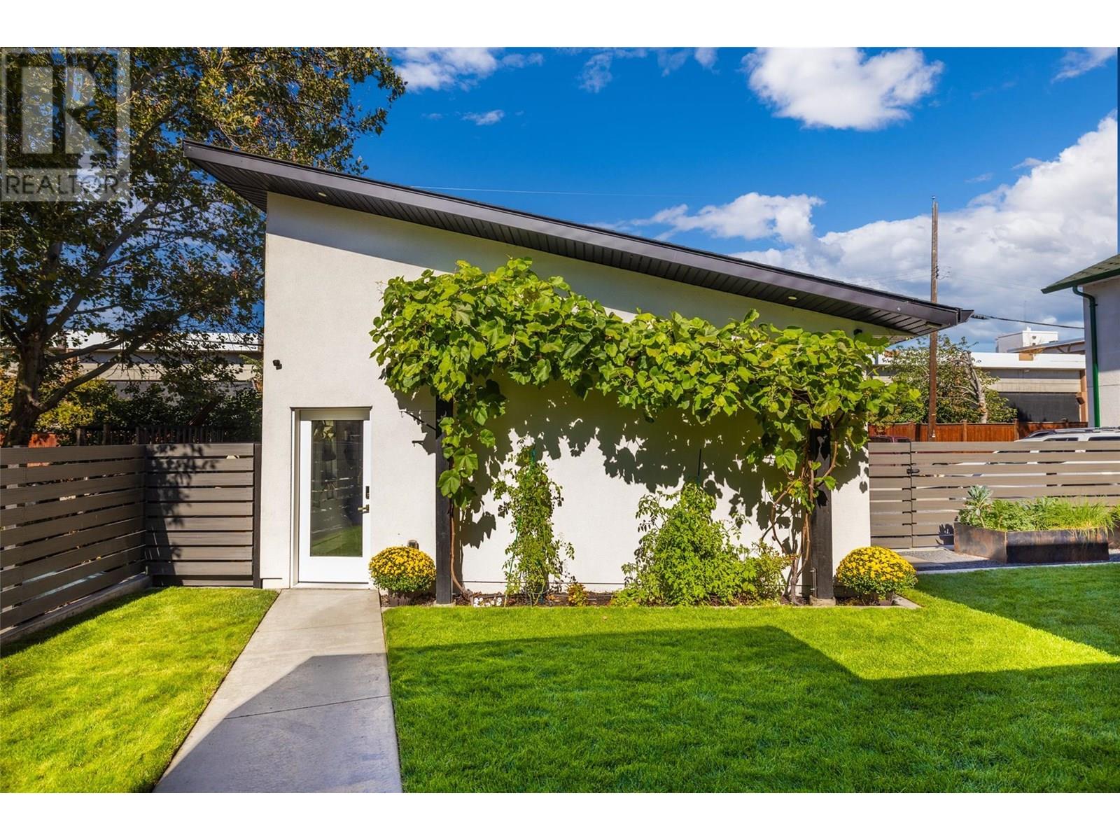  364 Christleton Avenue, Kelowna