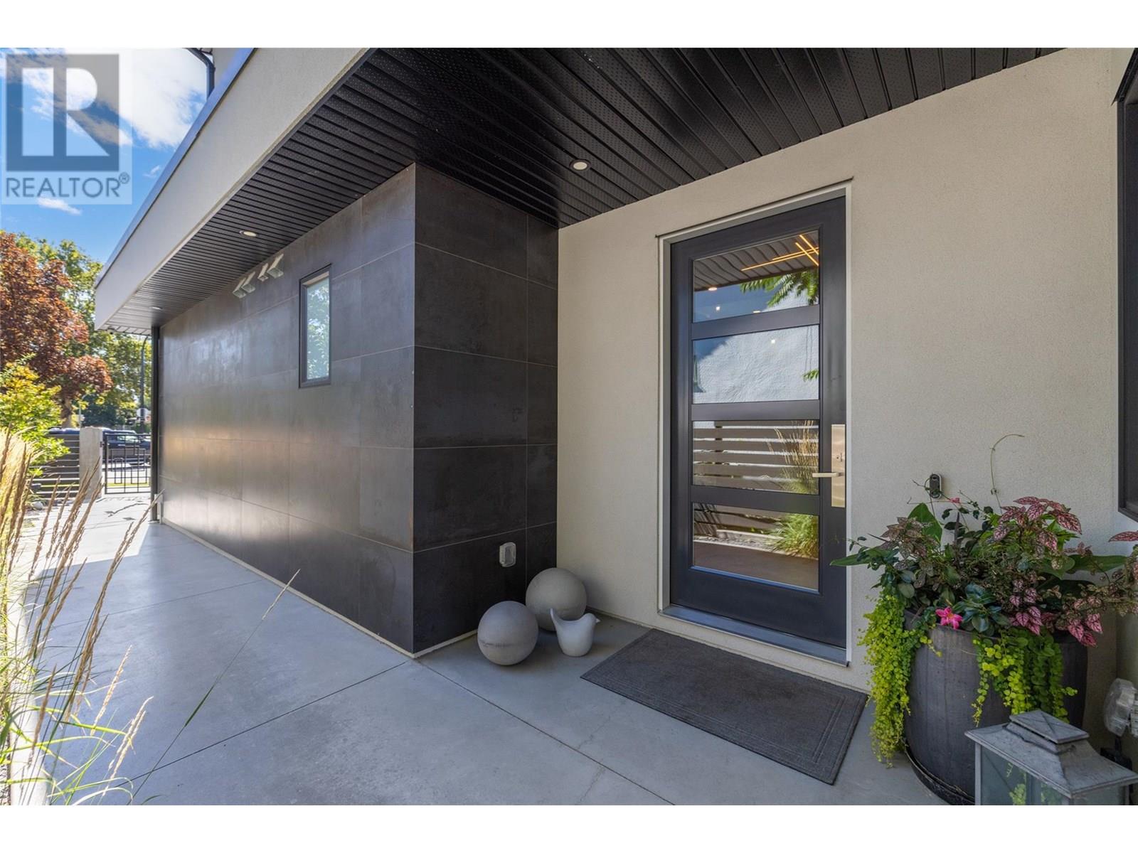  364 Christleton Avenue, Kelowna