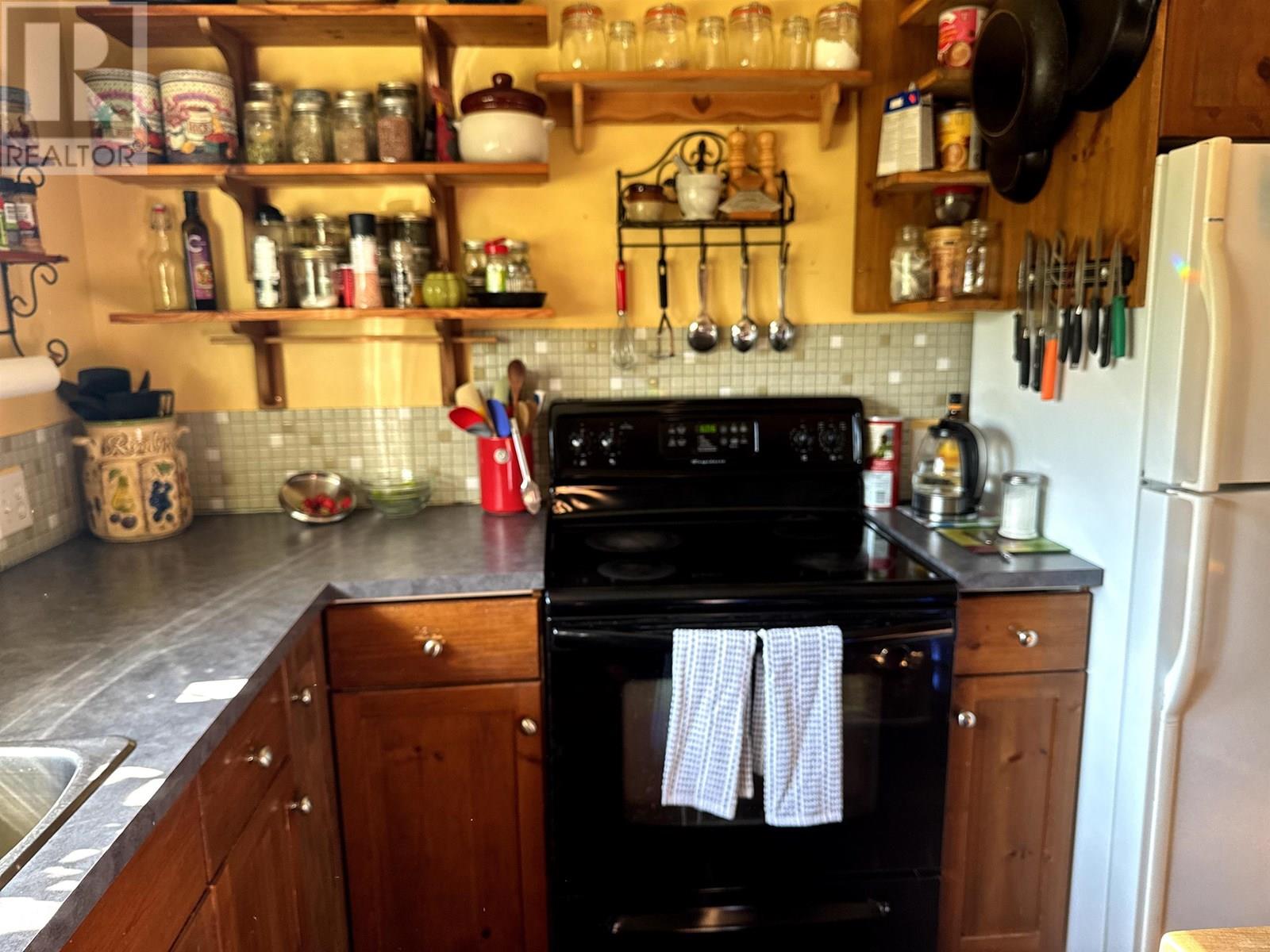 7048 S NETHERLAND ROAD, Lone Butte