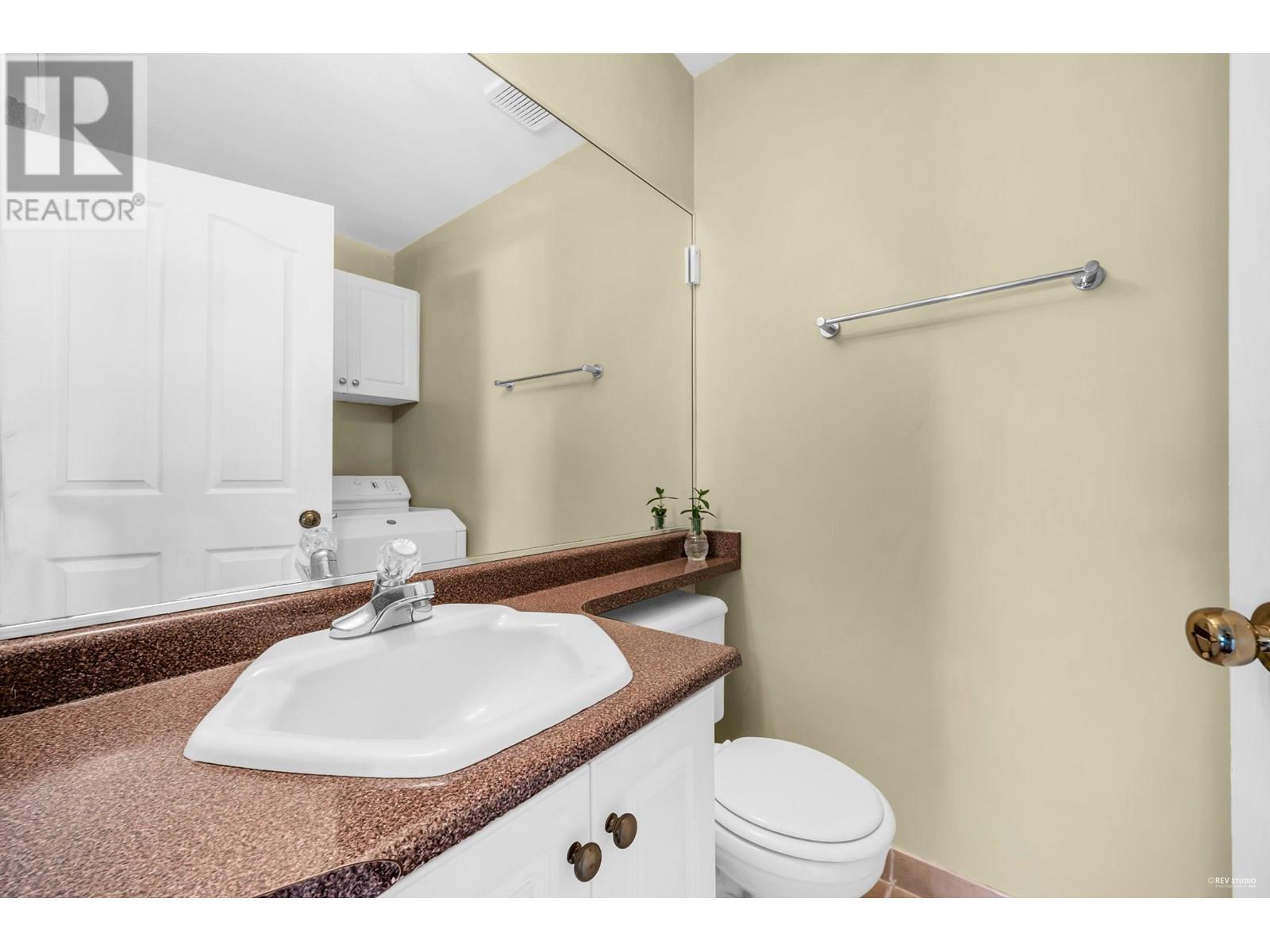 Photo 7 of 7222 16th Avenue, Burnaby BC