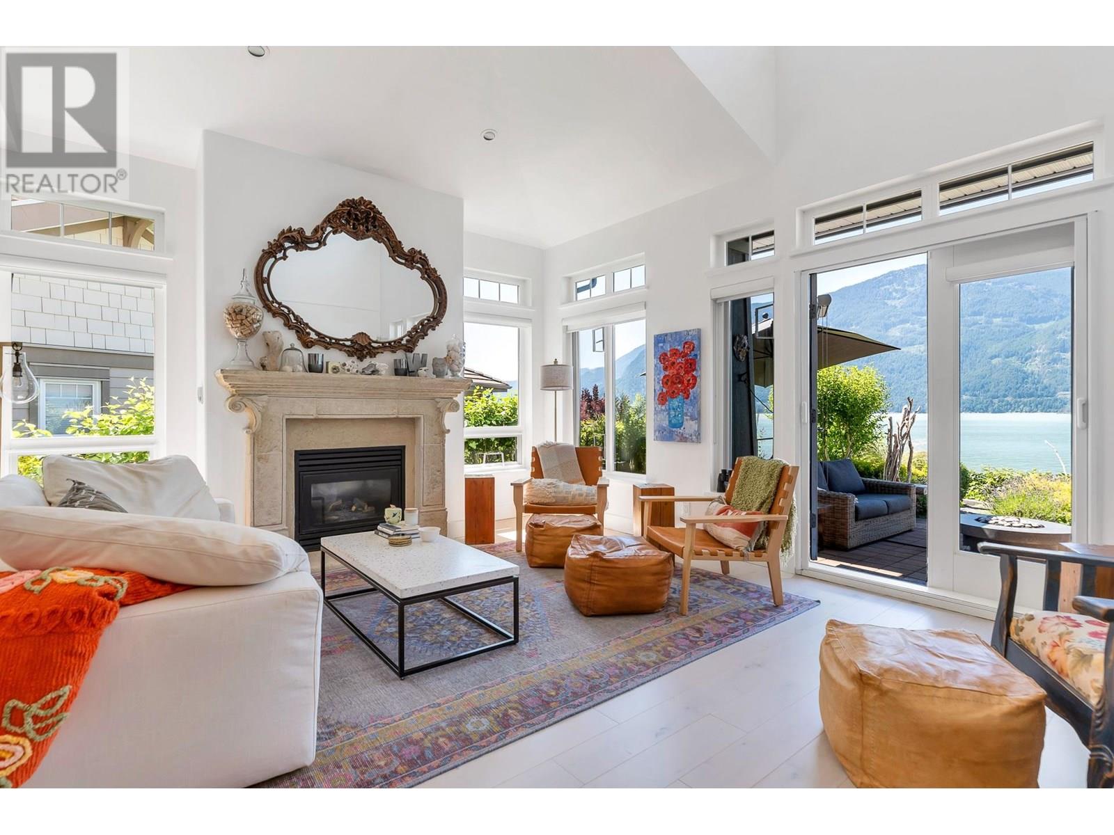 11 BEACH DRIVE, West Vancouver