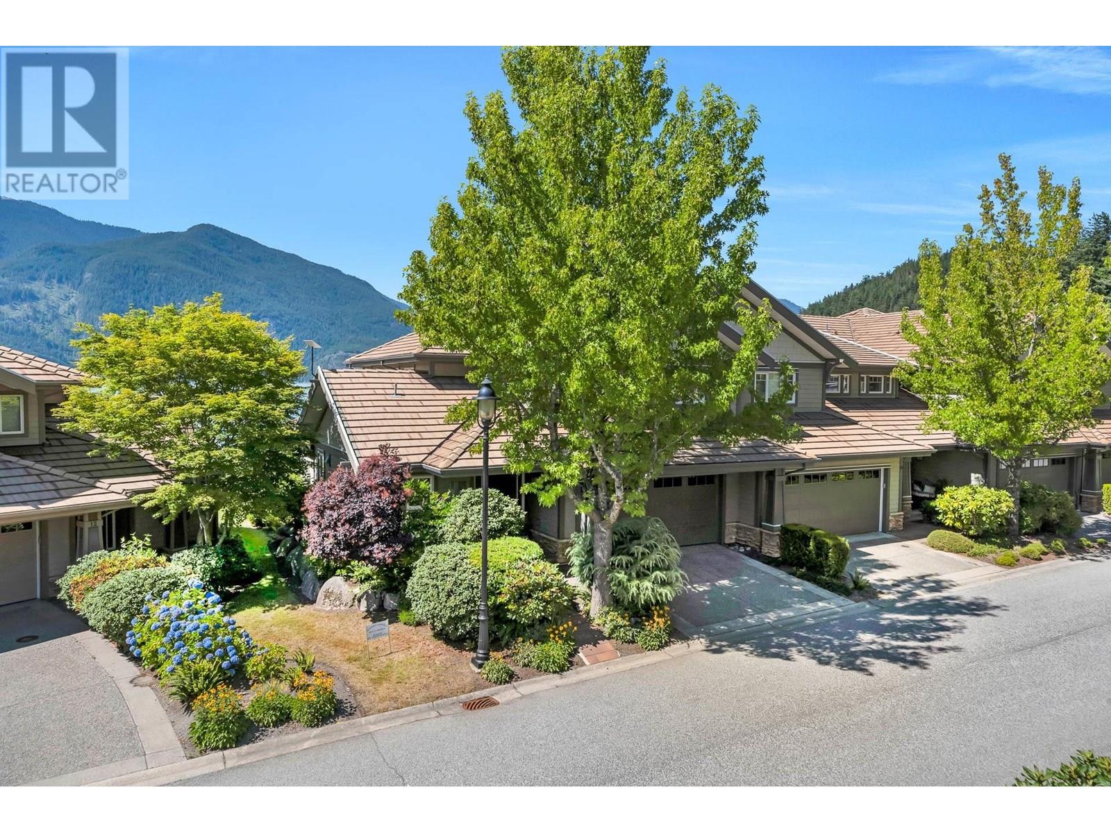 11 BEACH DRIVE, West Vancouver