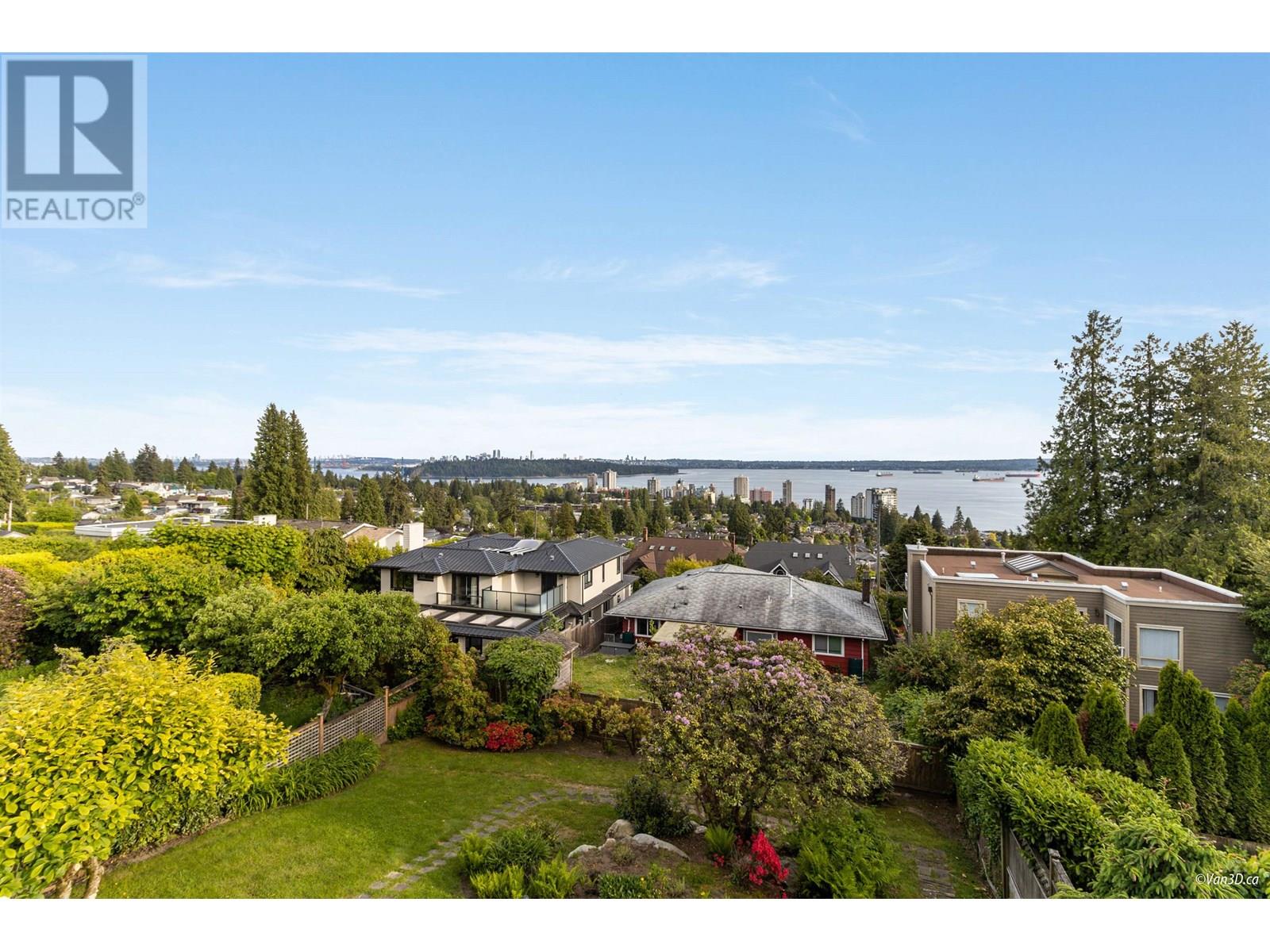 2272 OTTAWA AVENUE, West Vancouver
