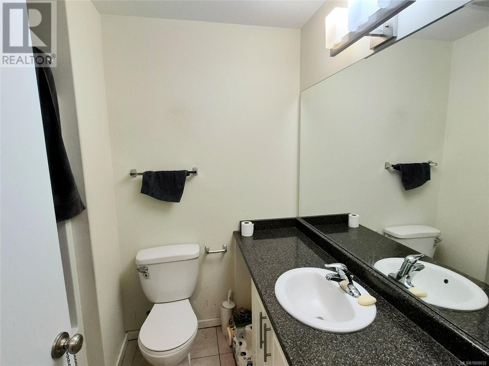 Photo 3 of 571 Albert St, Nanaimo BC