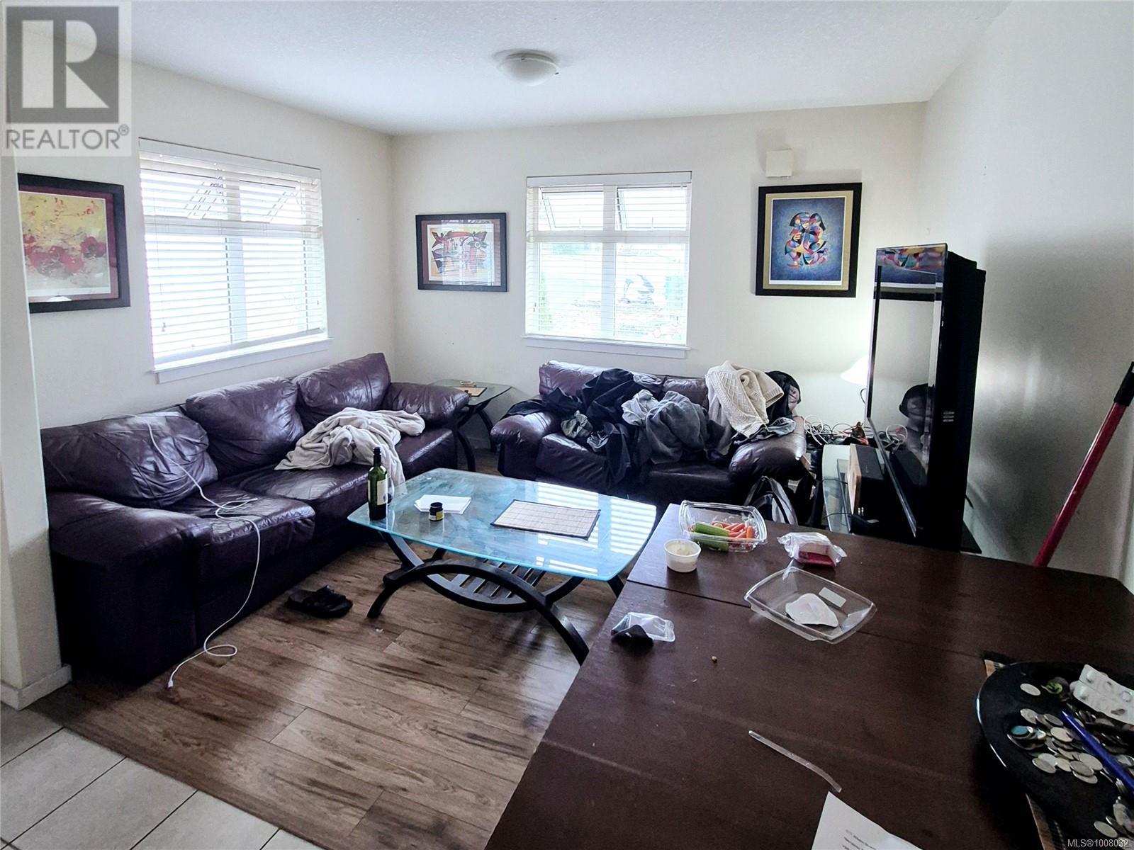 Photo 2 of 571 Albert St, Nanaimo BC