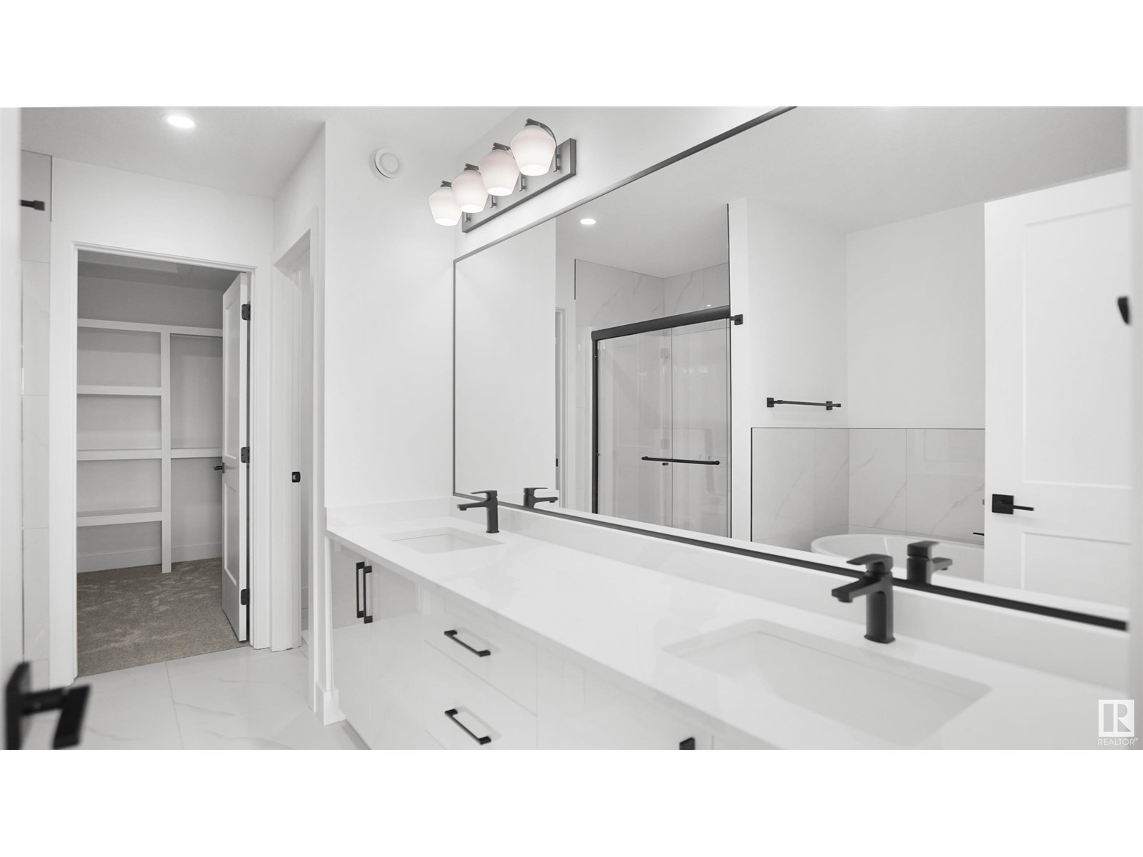 Photo 18 of 807 30 Av Nw, Edmonton AB