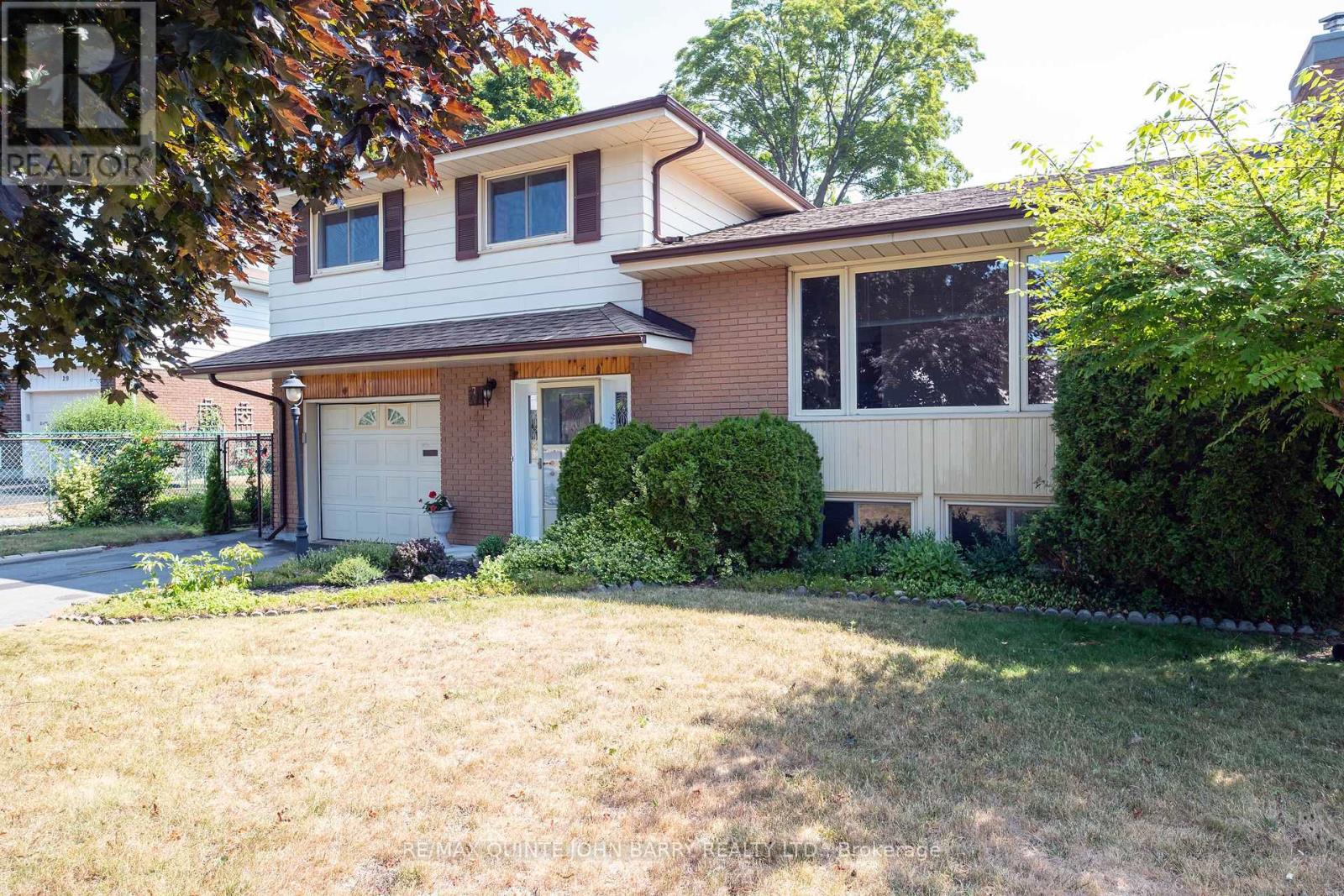 Photo 13 of 31 Oneil Crescent, Quinte West ON