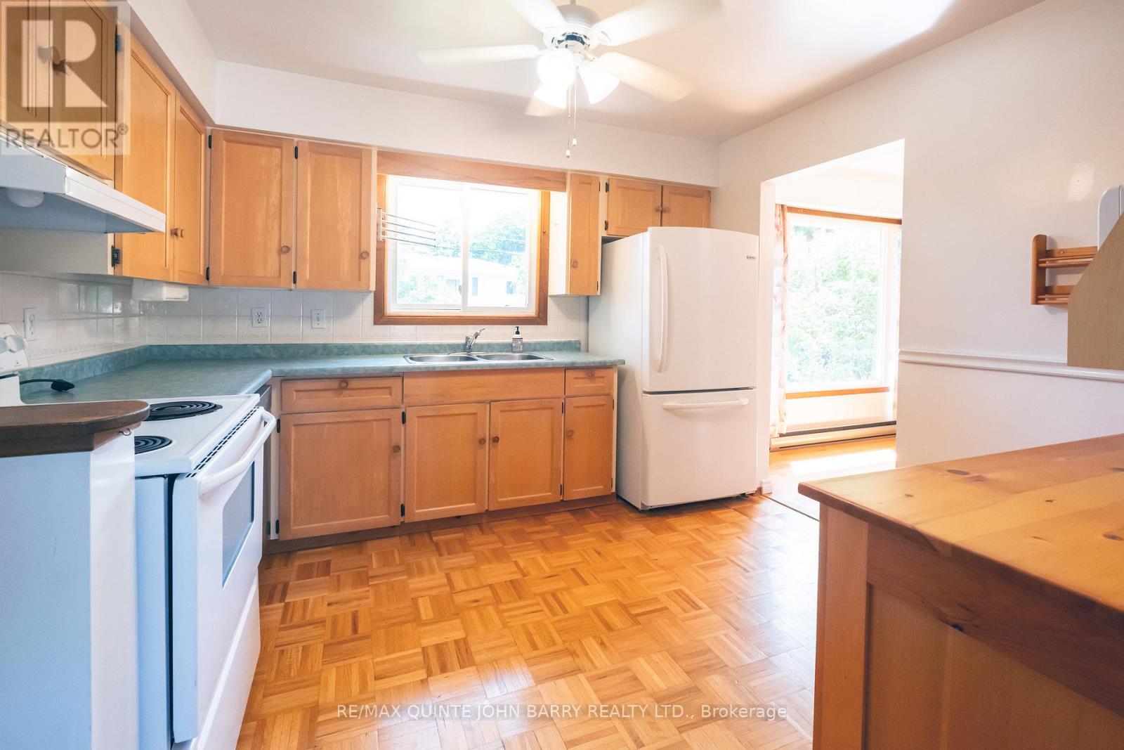 Photo 24 of 31 Oneil Crescent, Quinte West ON