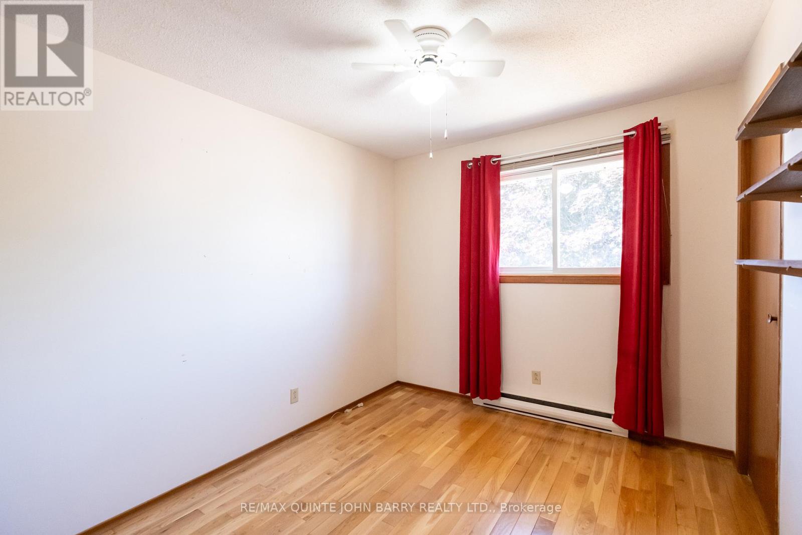 Photo 7 of 31 Oneil Crescent, Quinte West ON