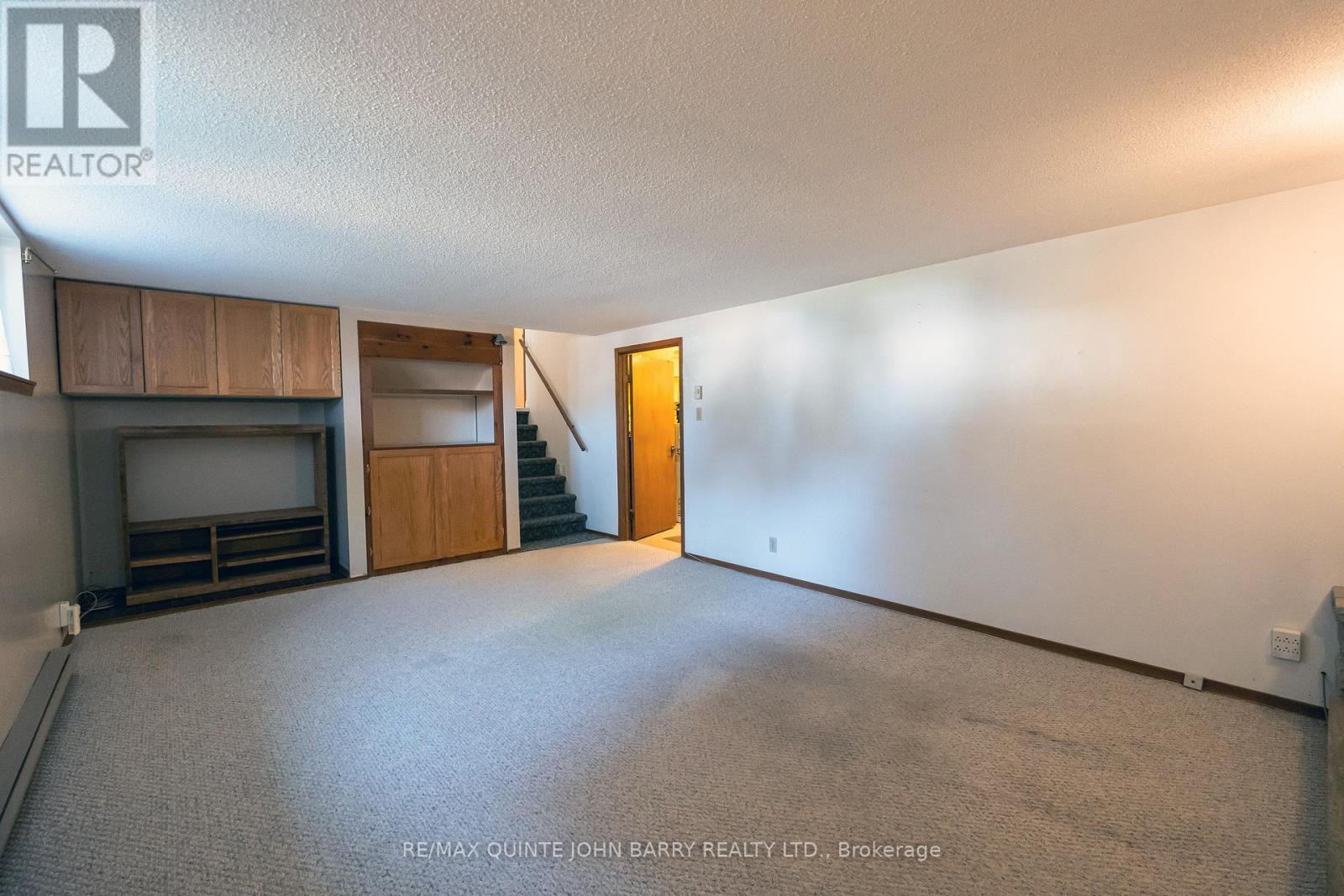 Photo 16 of 31 Oneil Crescent, Quinte West ON
