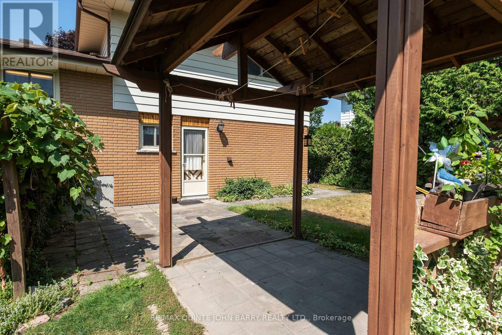 Photo 22 of 31 Oneil Crescent, Quinte West ON