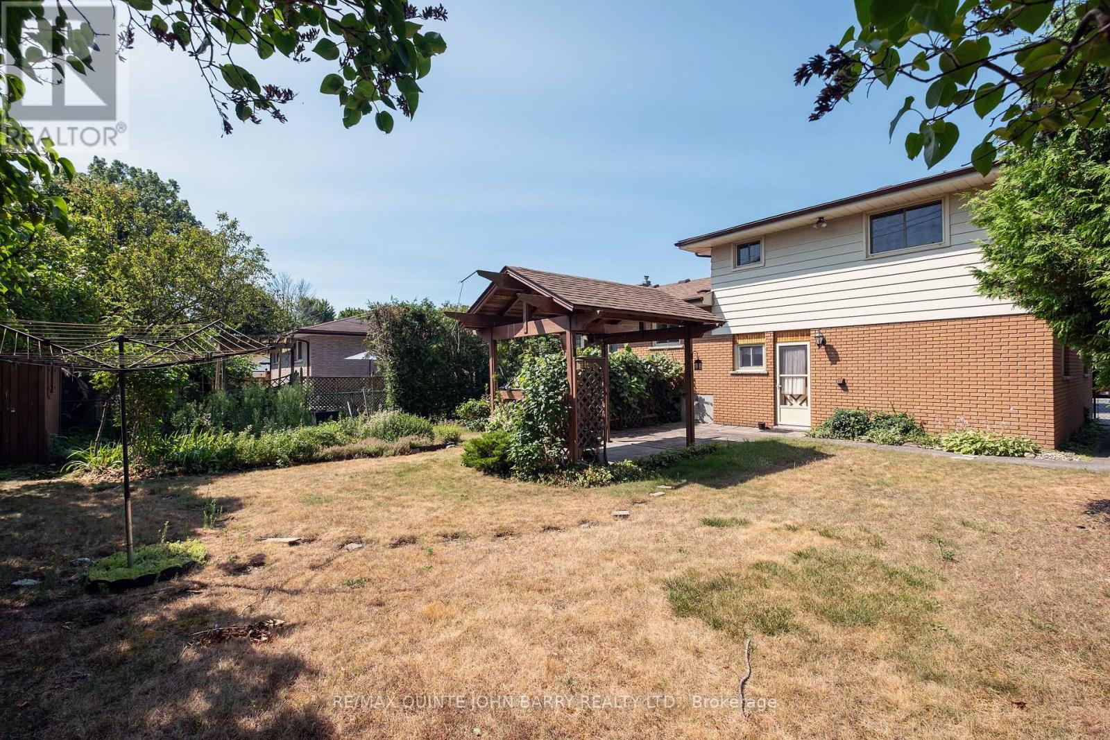 Photo 9 of 31 Oneil Crescent, Quinte West ON