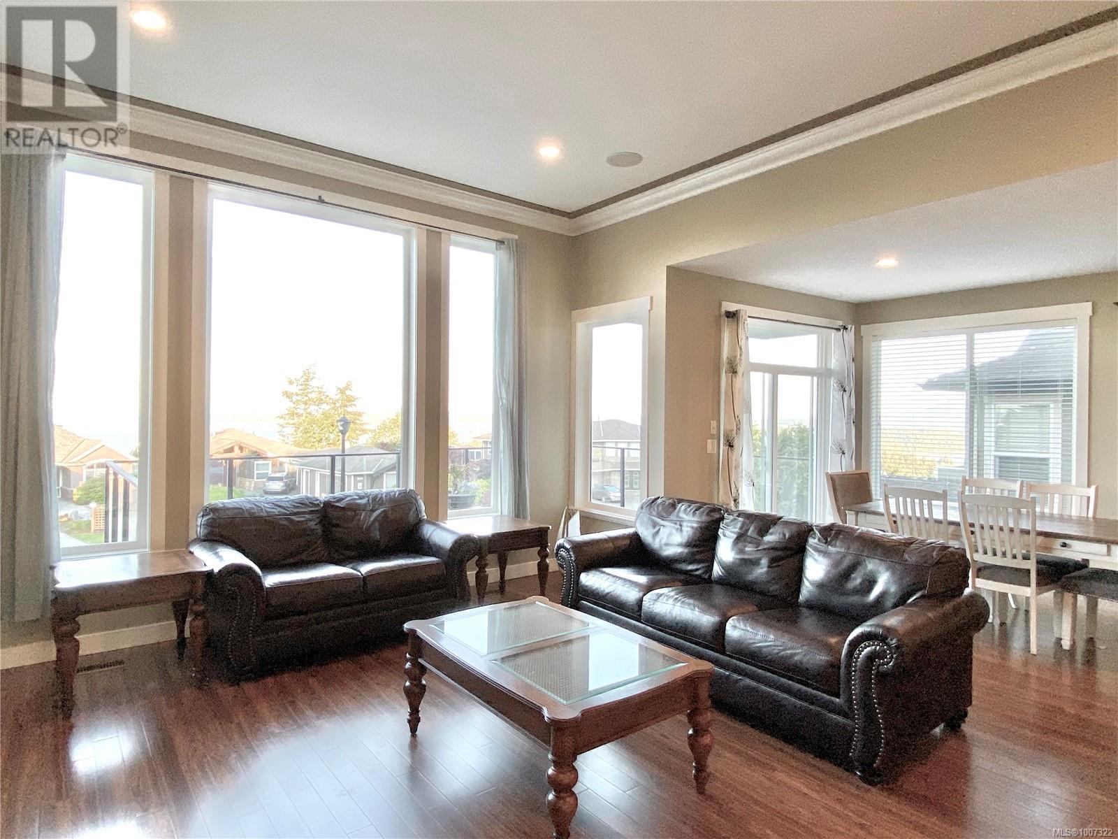 3702 Glen Oaks Dr, Nanaimo