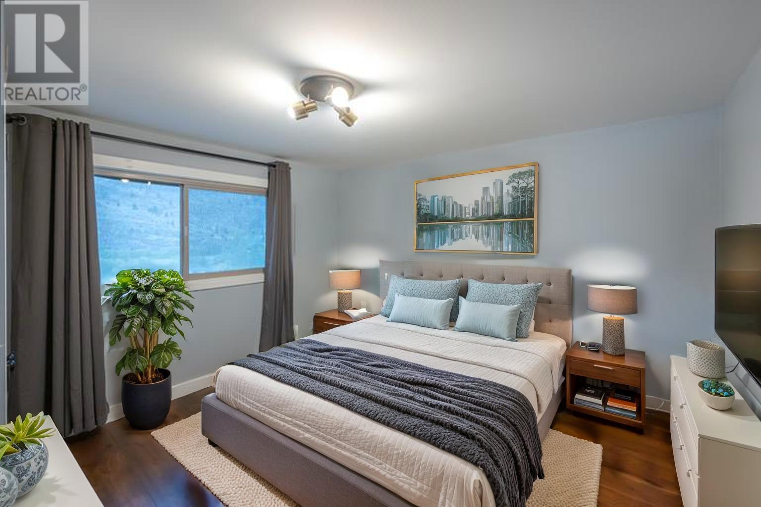  6521 BELLEVUE Drive, Oliver