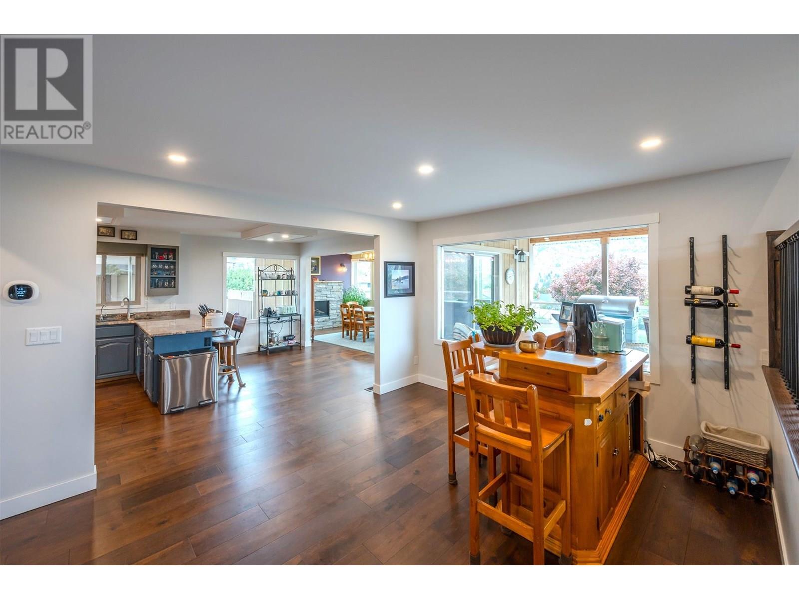  6521 BELLEVUE Drive, Oliver