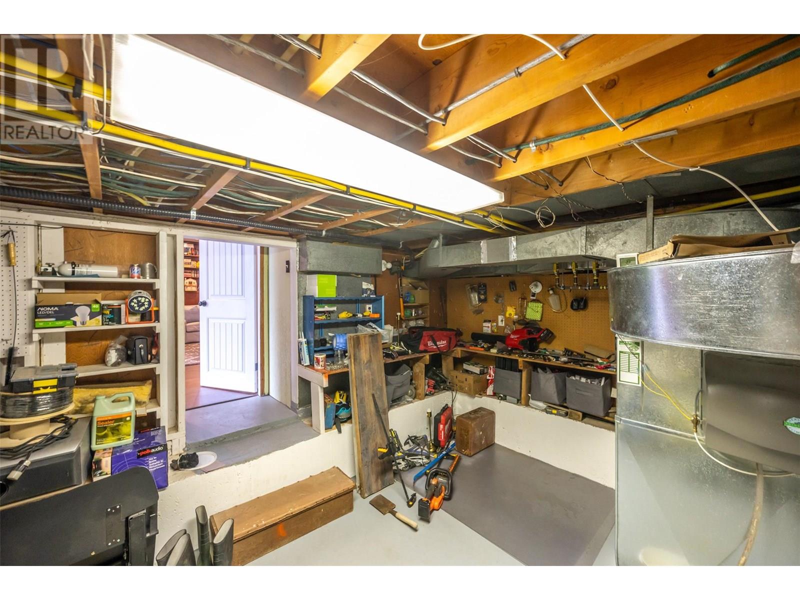  6521 BELLEVUE Drive, Oliver
