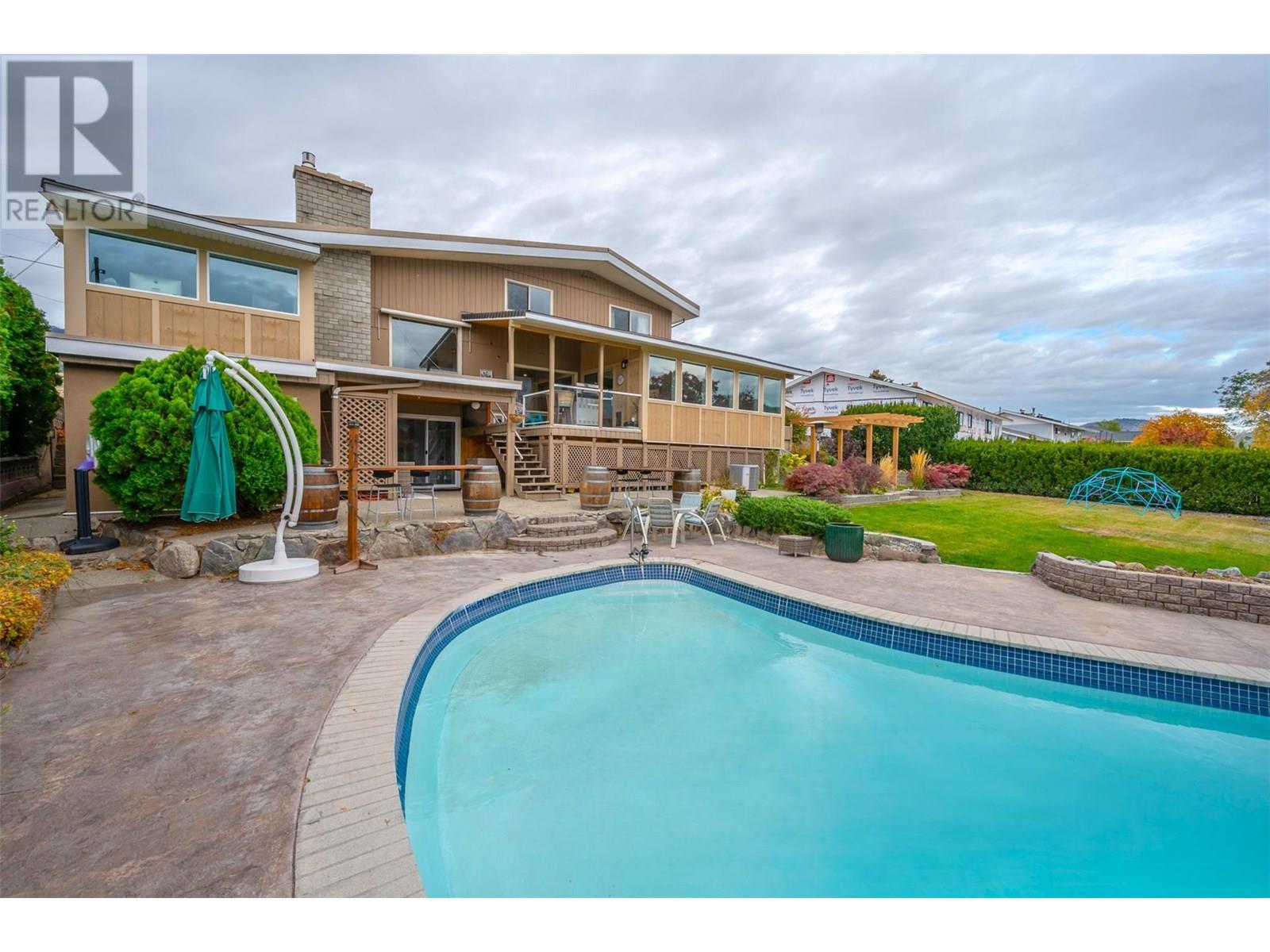  6521 BELLEVUE Drive, Oliver