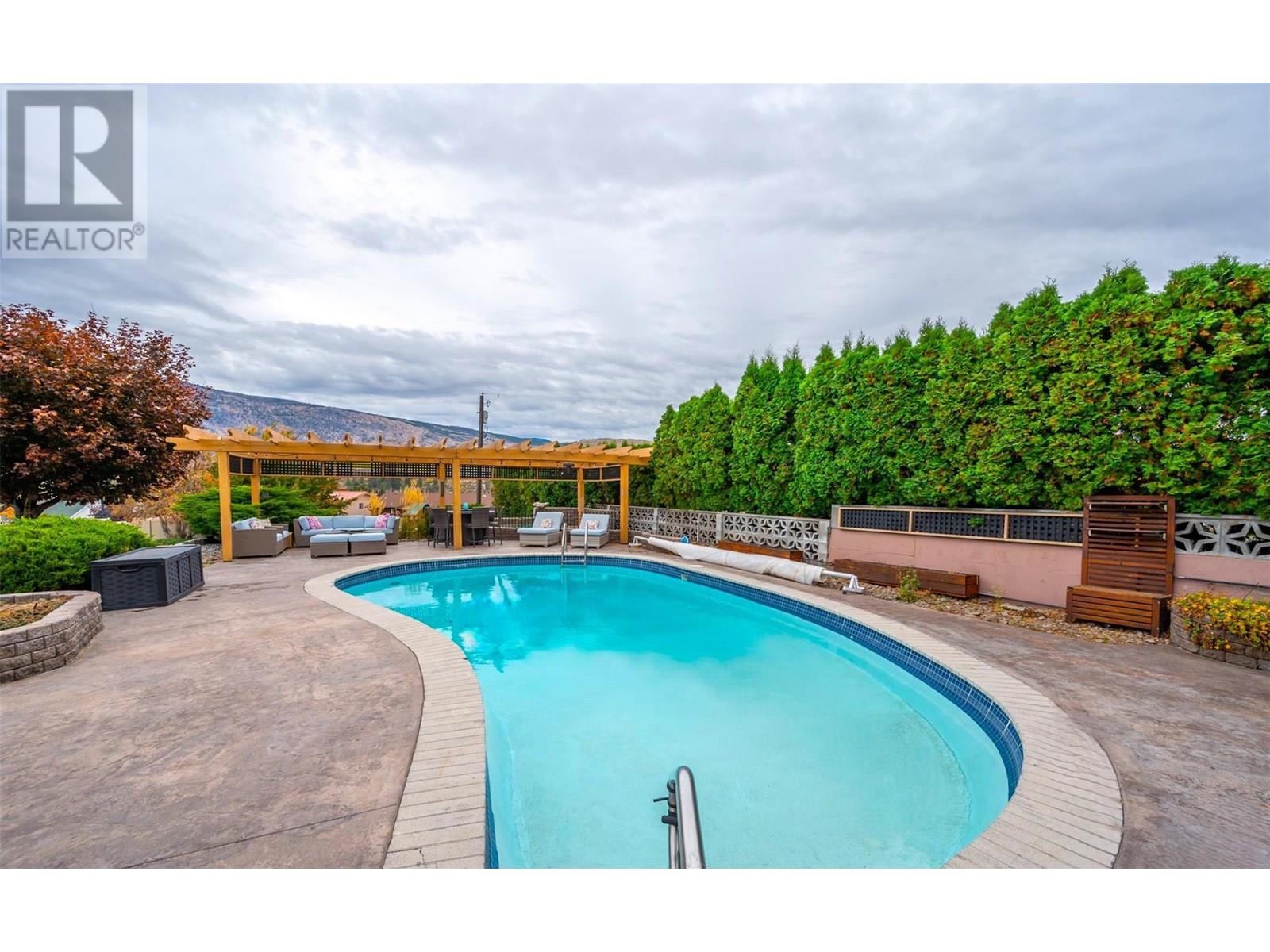 6521 BELLEVUE Drive, Oliver