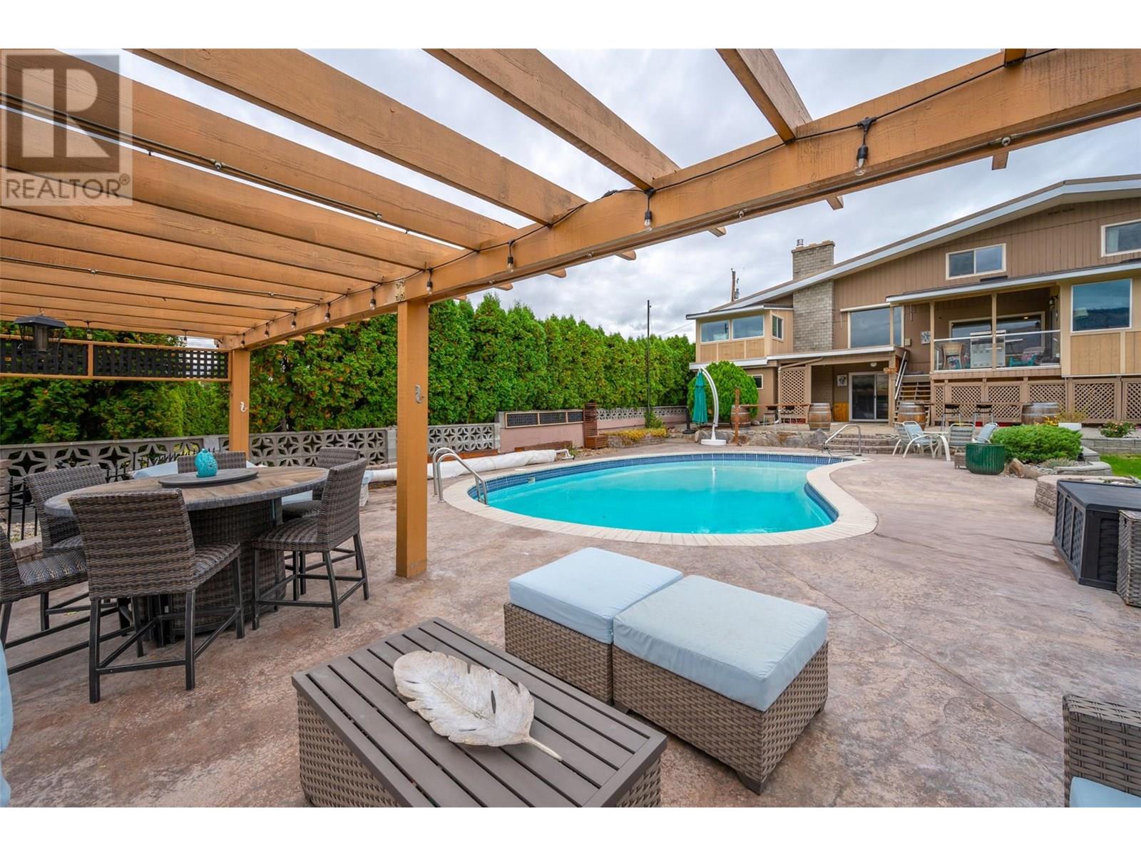  6521 BELLEVUE Drive, Oliver