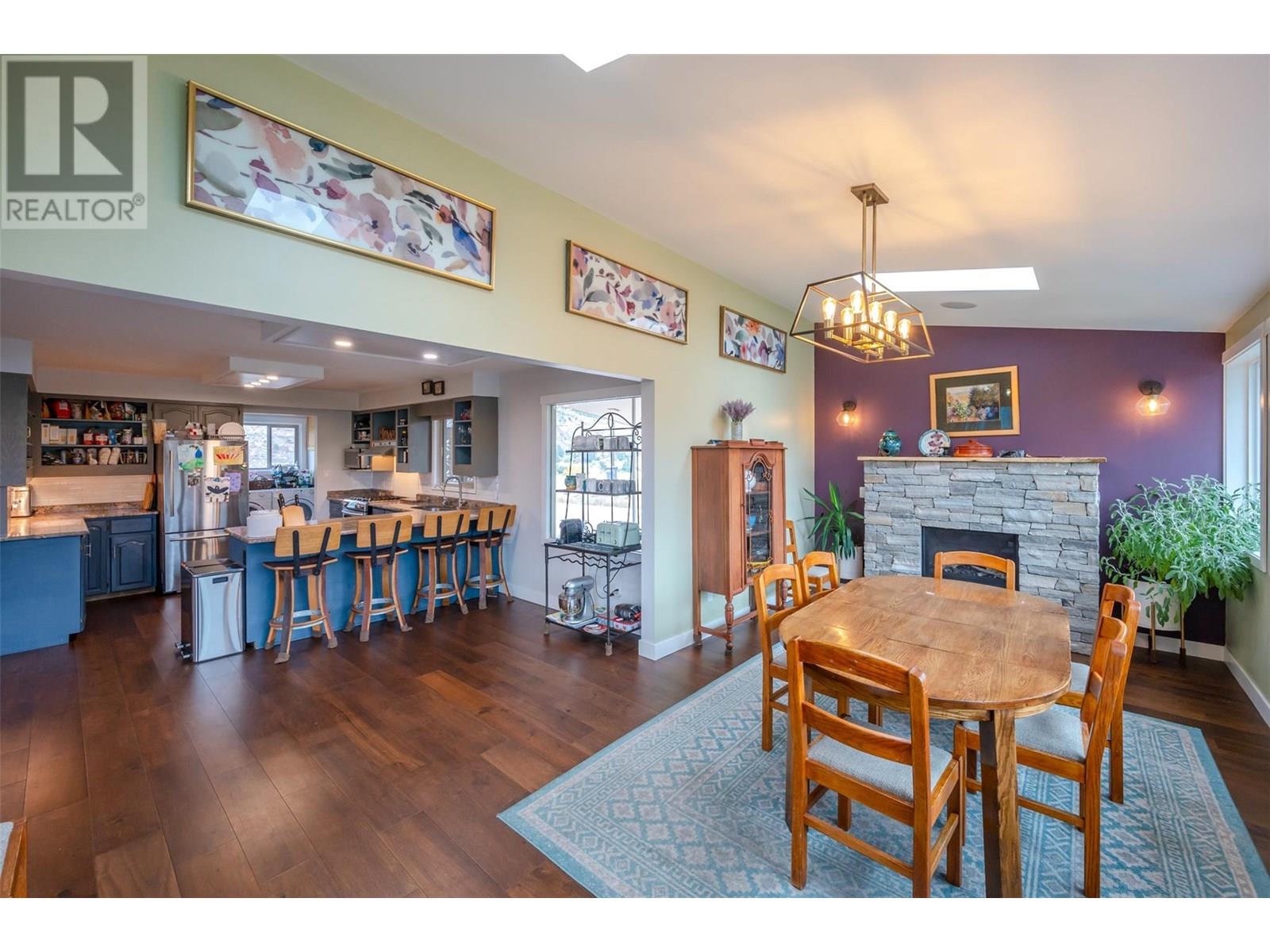  6521 BELLEVUE Drive, Oliver