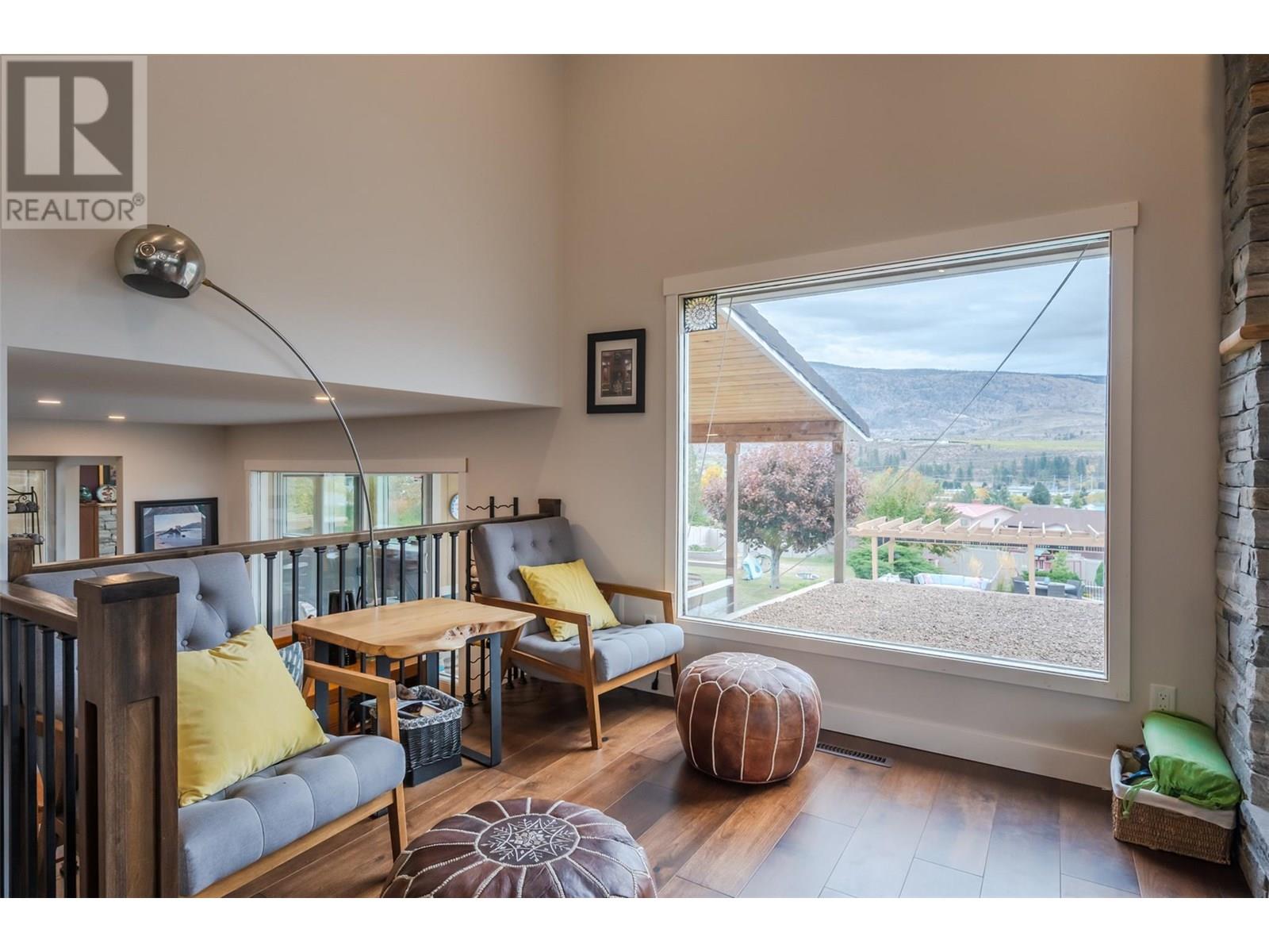  6521 BELLEVUE Drive, Oliver