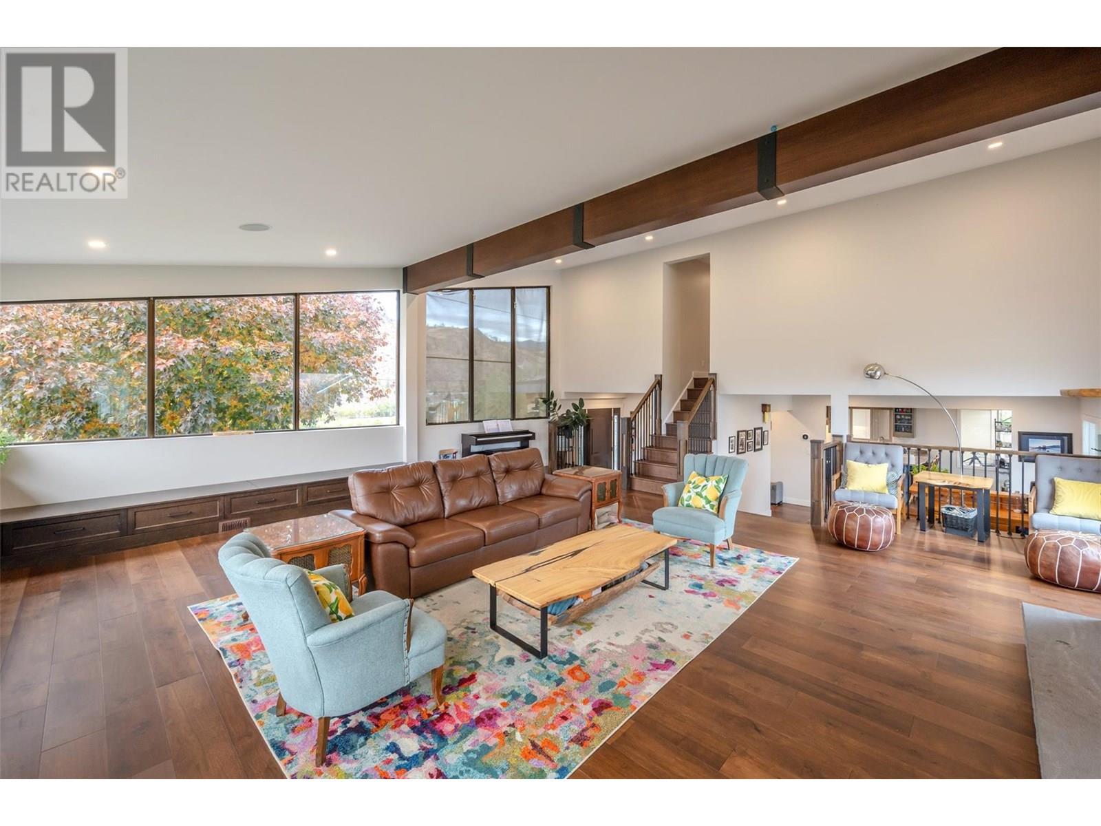  6521 BELLEVUE Drive, Oliver