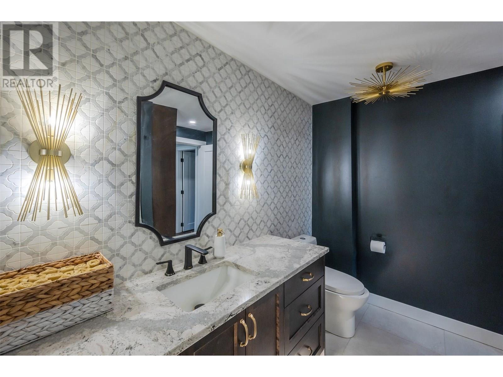  6521 BELLEVUE Drive, Oliver