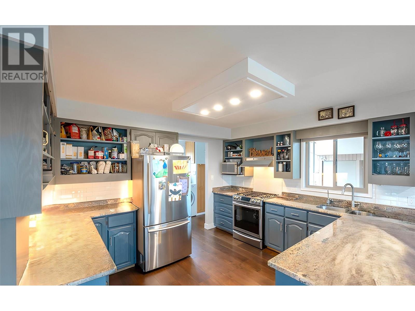  6521 BELLEVUE Drive, Oliver