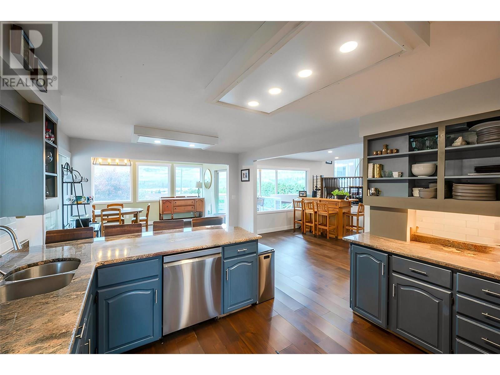  6521 BELLEVUE Drive, Oliver