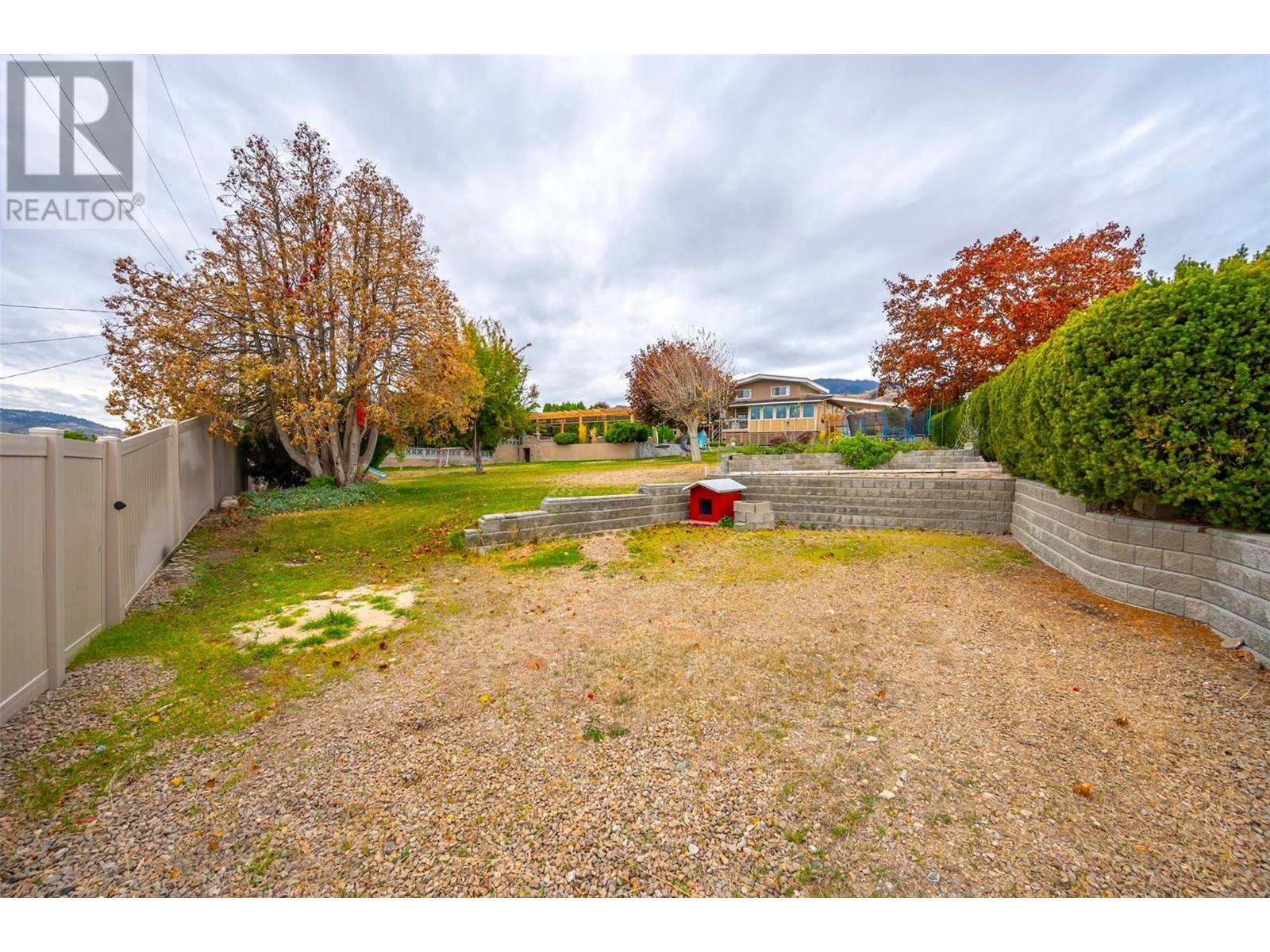  6521 BELLEVUE Drive, Oliver