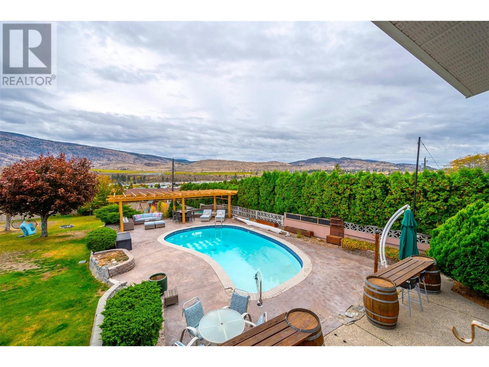  6521 BELLEVUE Drive, Oliver